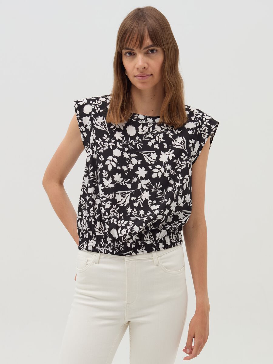 Sleeveless blouse with patterned flounce_2