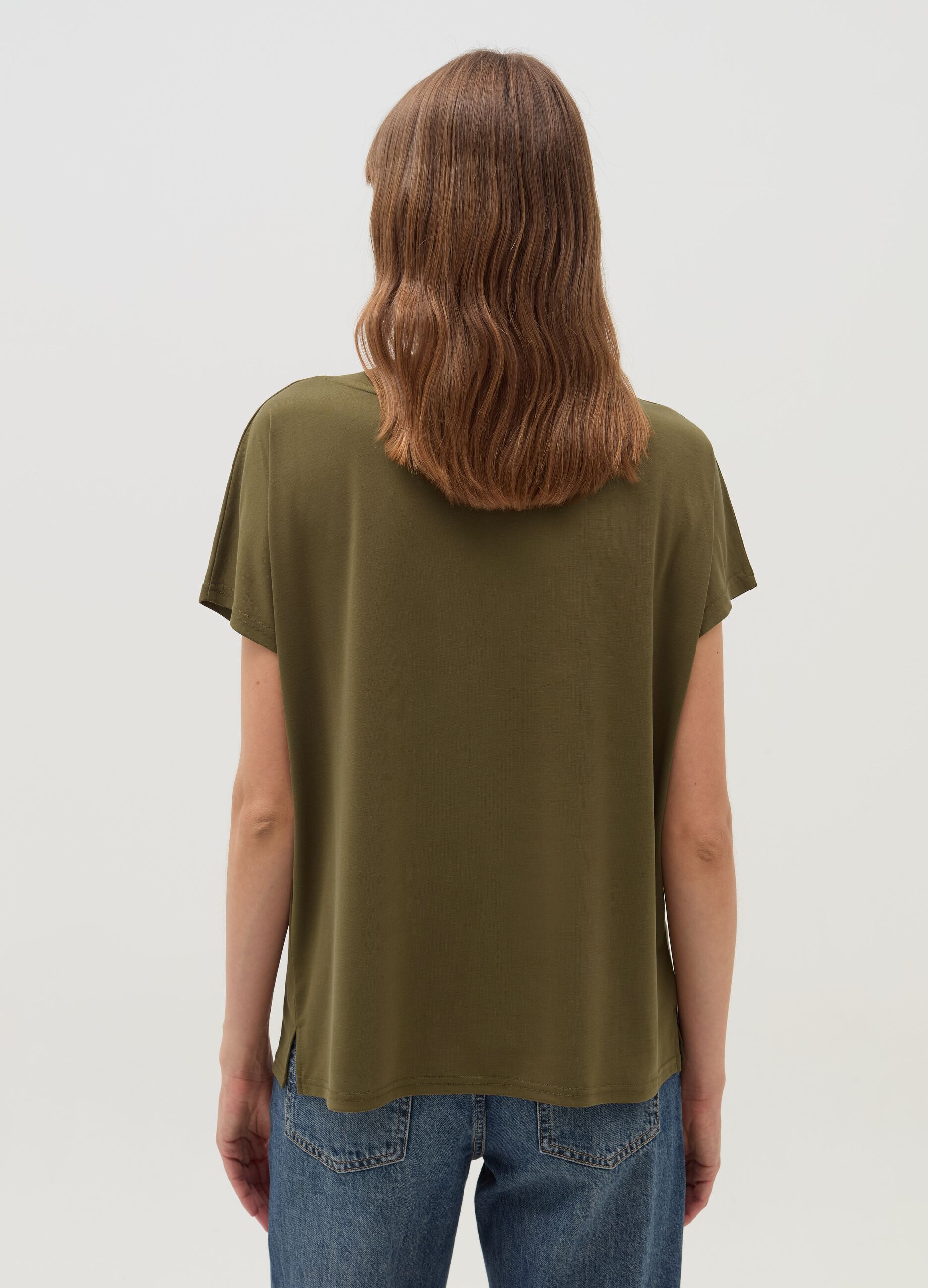 T-shirt with V neck and kimono sleeves