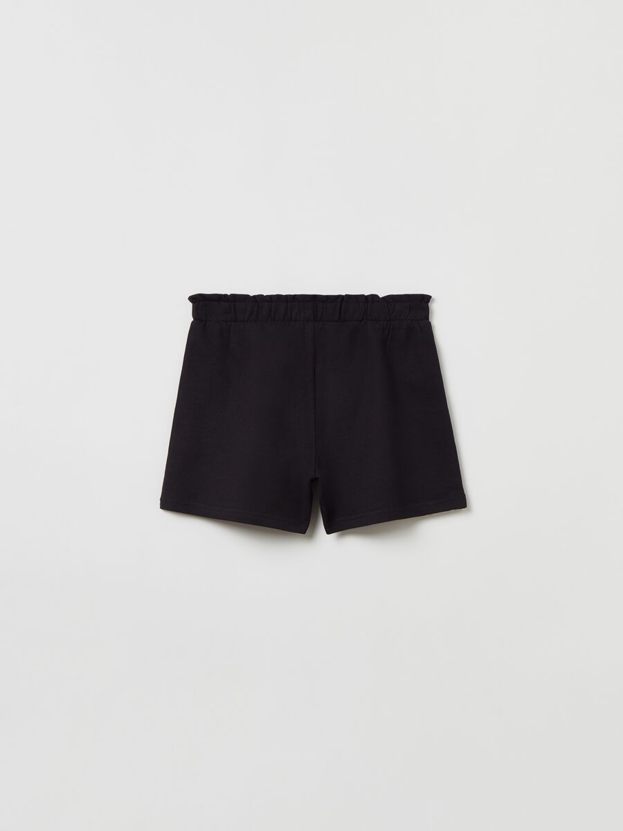 Shorts de tejido rizado con franjas en contraste_1