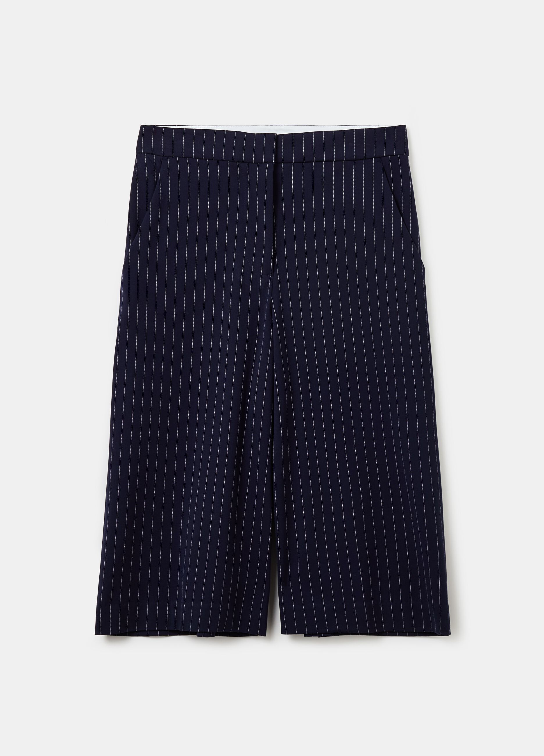 Pinstriped Bermuda shorts with pockets