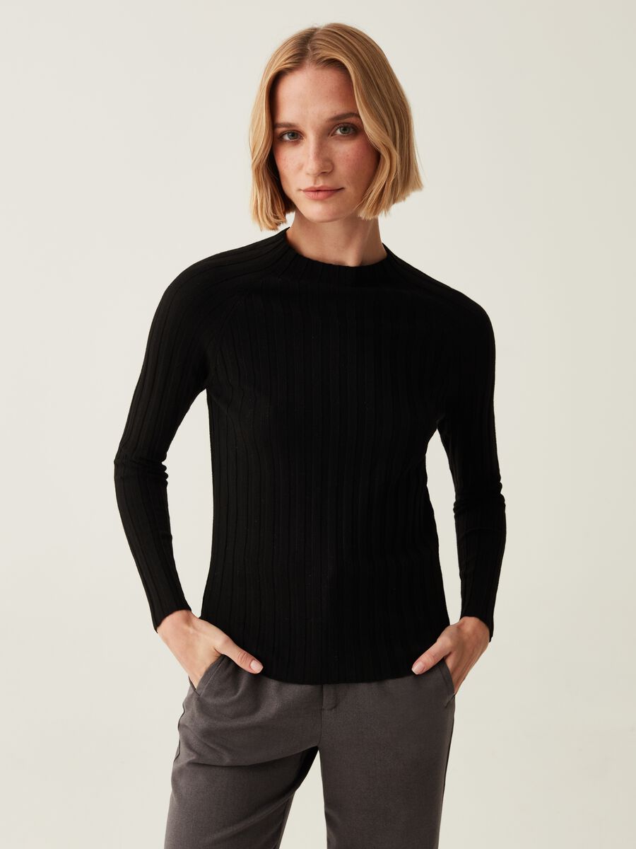 Flat-ribbed top with mock neck_0