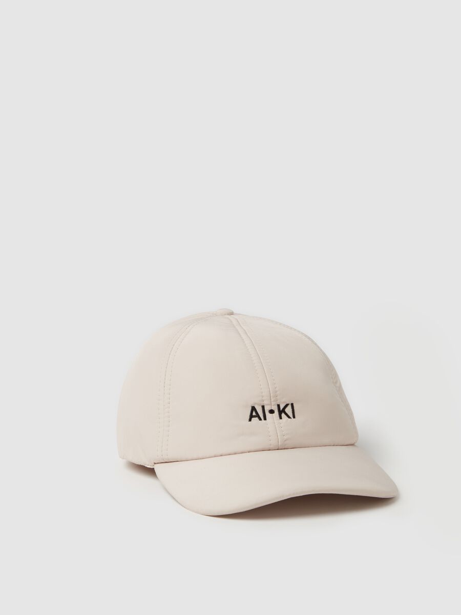 Baseball cap with logo embroidery_0