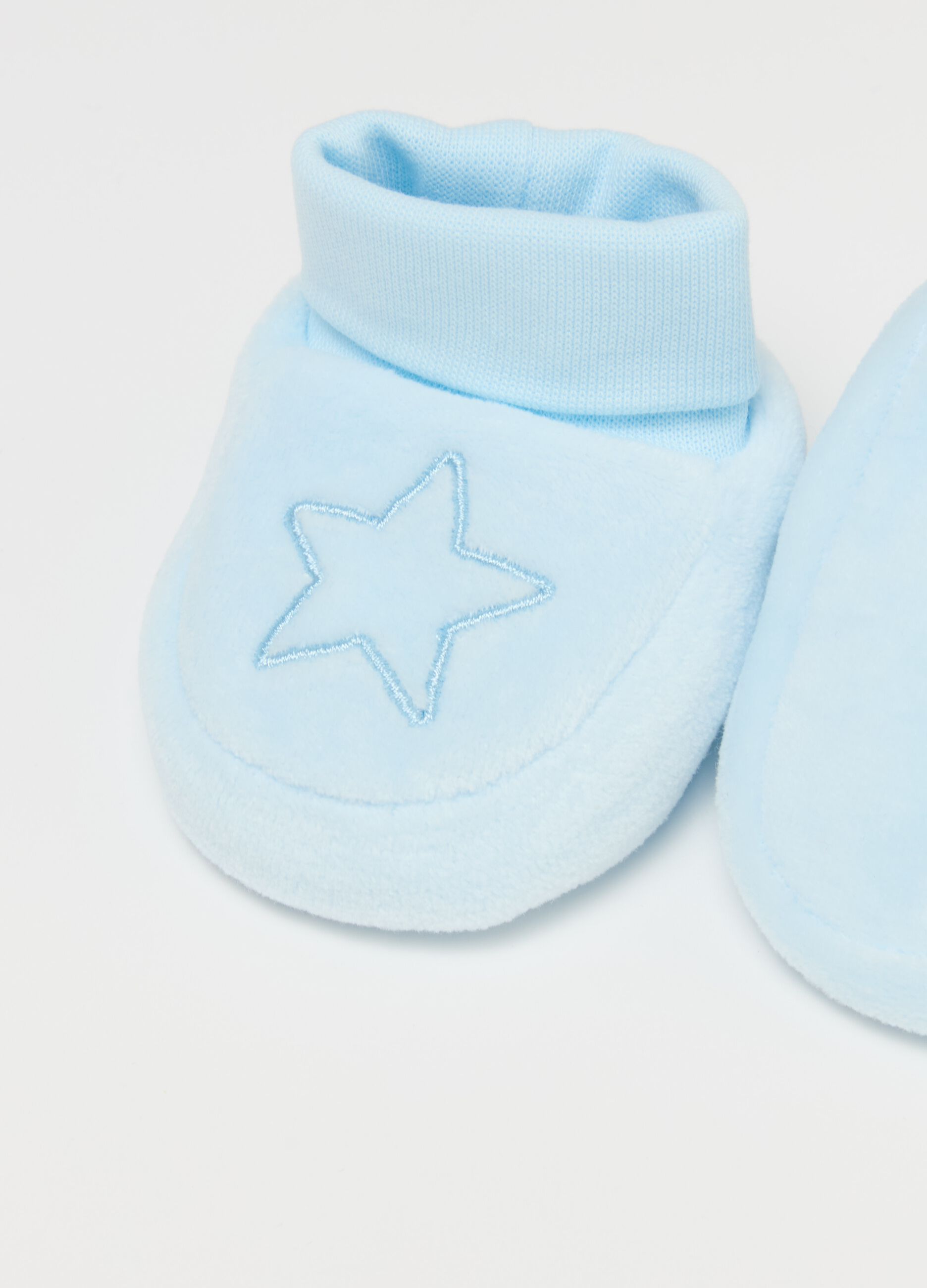 Hat and shoes set with stars embroidery