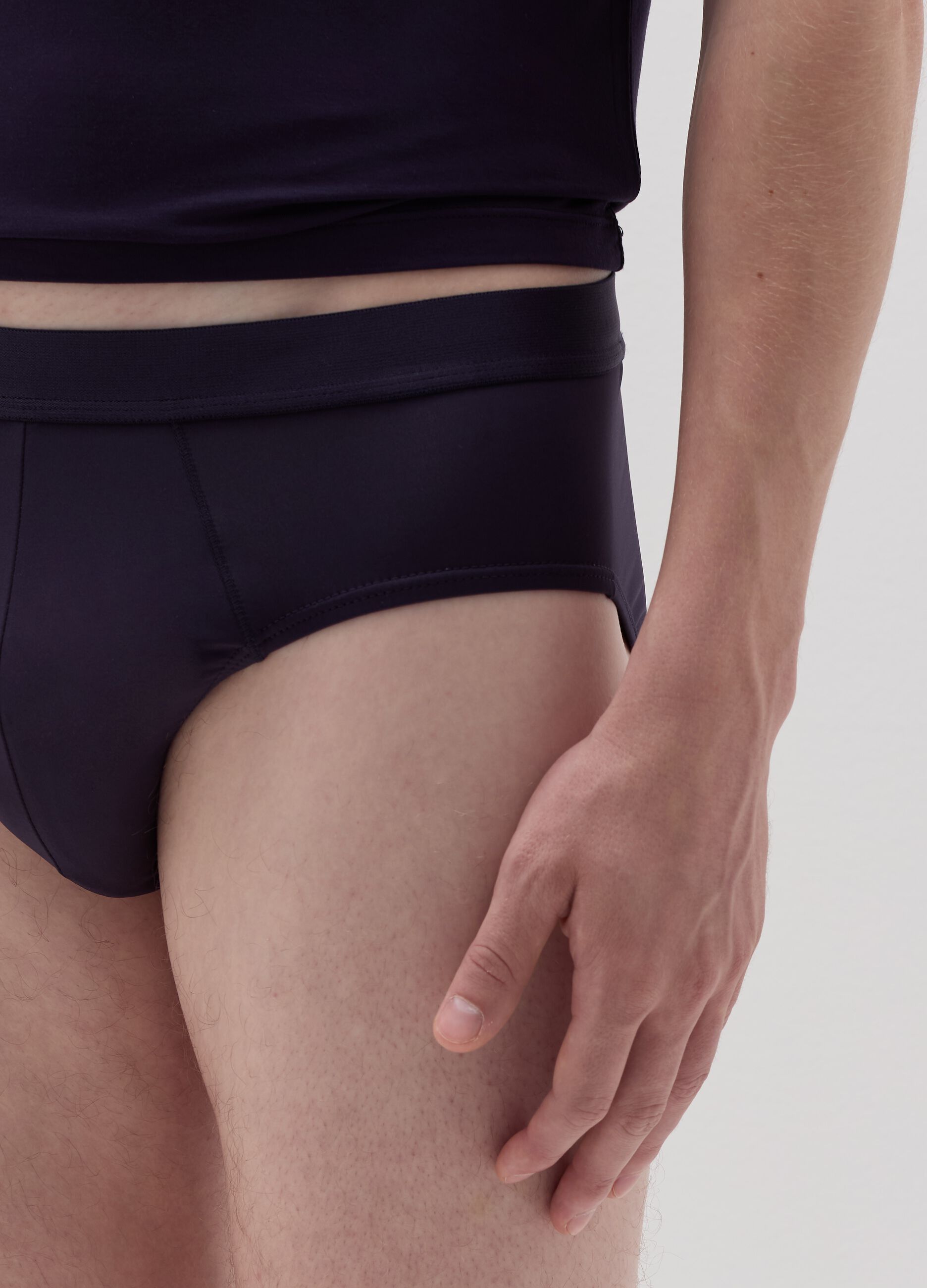 Briefs in stretch microfibre