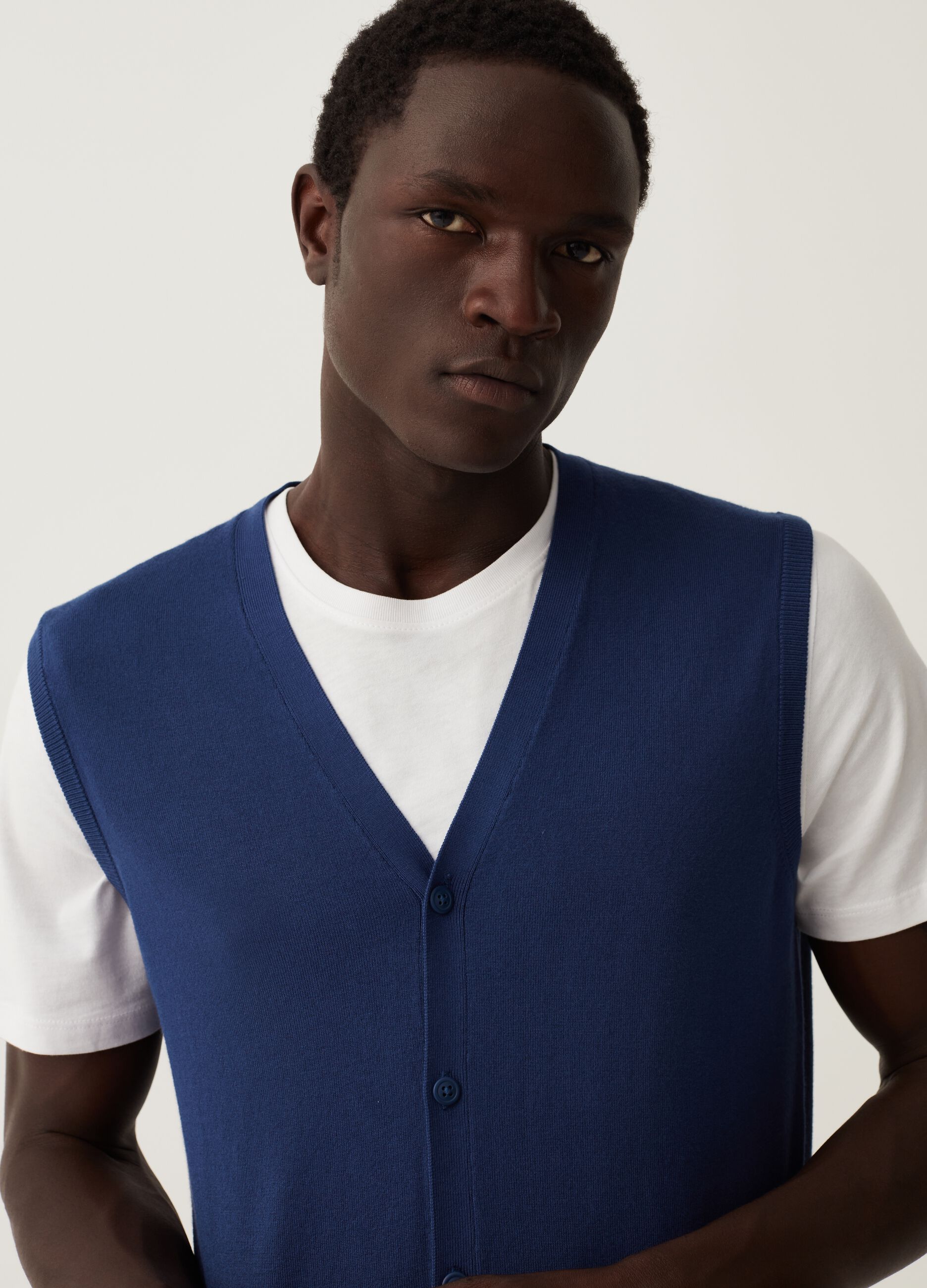 V-neck waistcoat