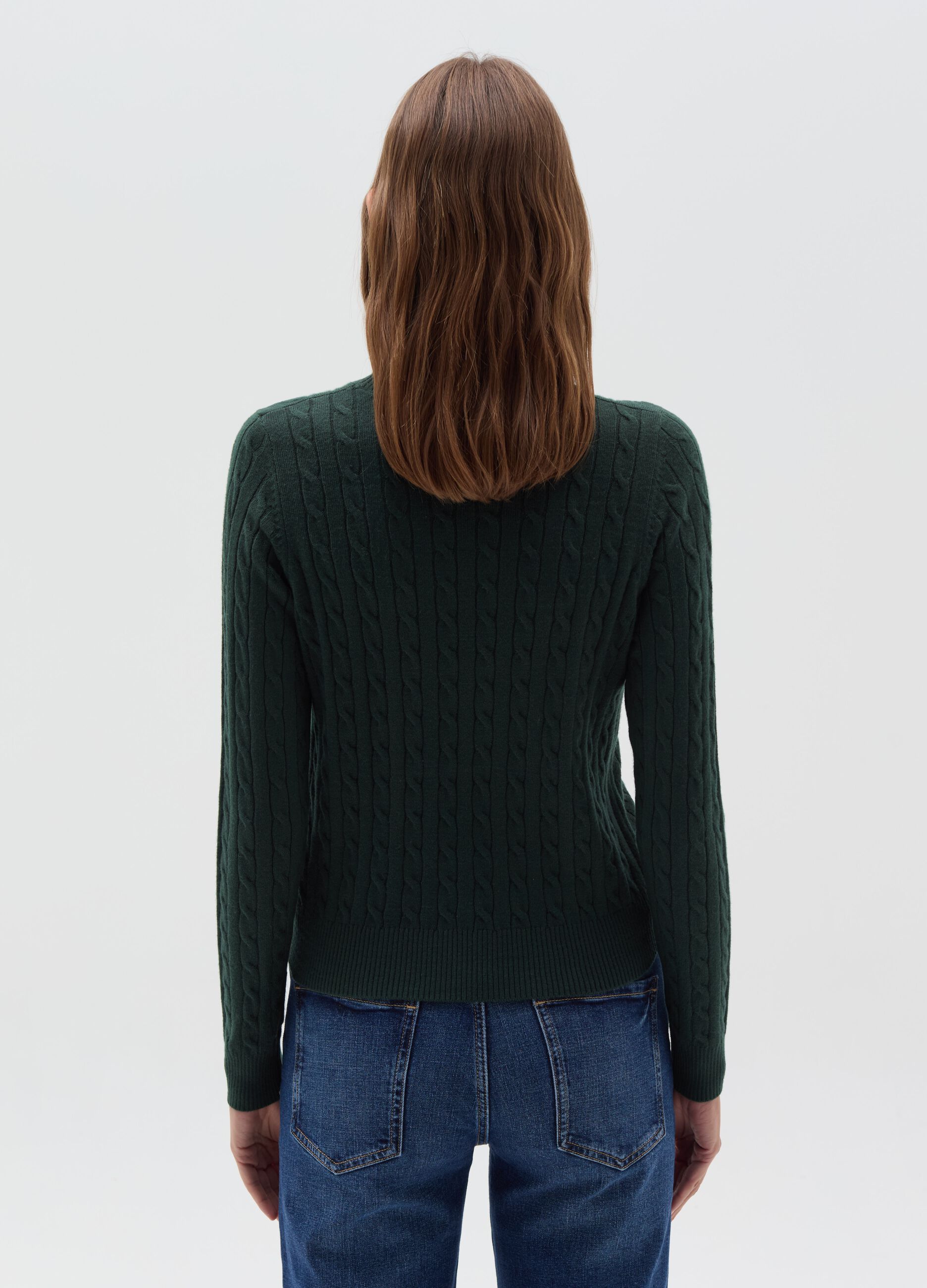 Ribbed pullover with cable-knit design