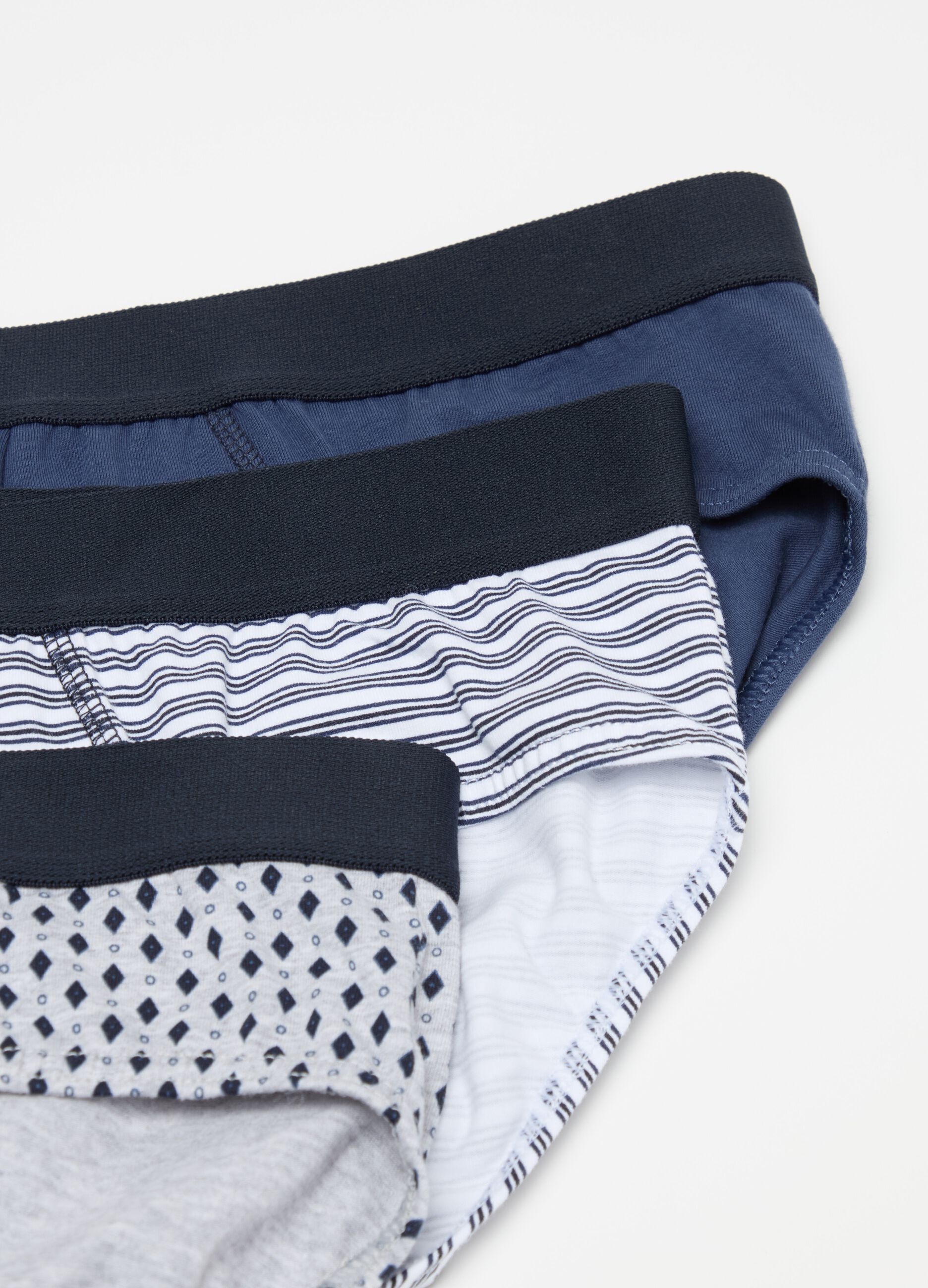 Three-pack patterned briefs in stretch organic cotton