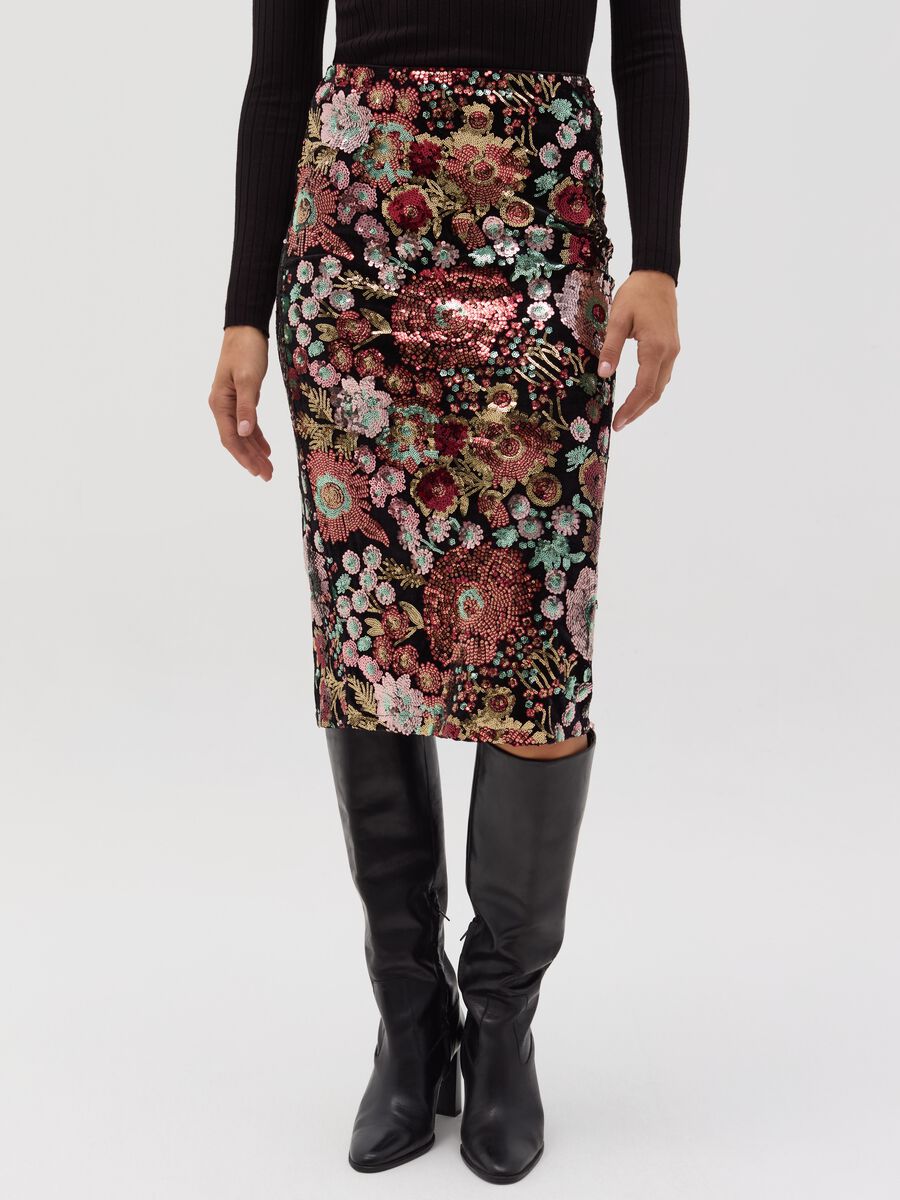 Long skirt with floral design in sequins_1