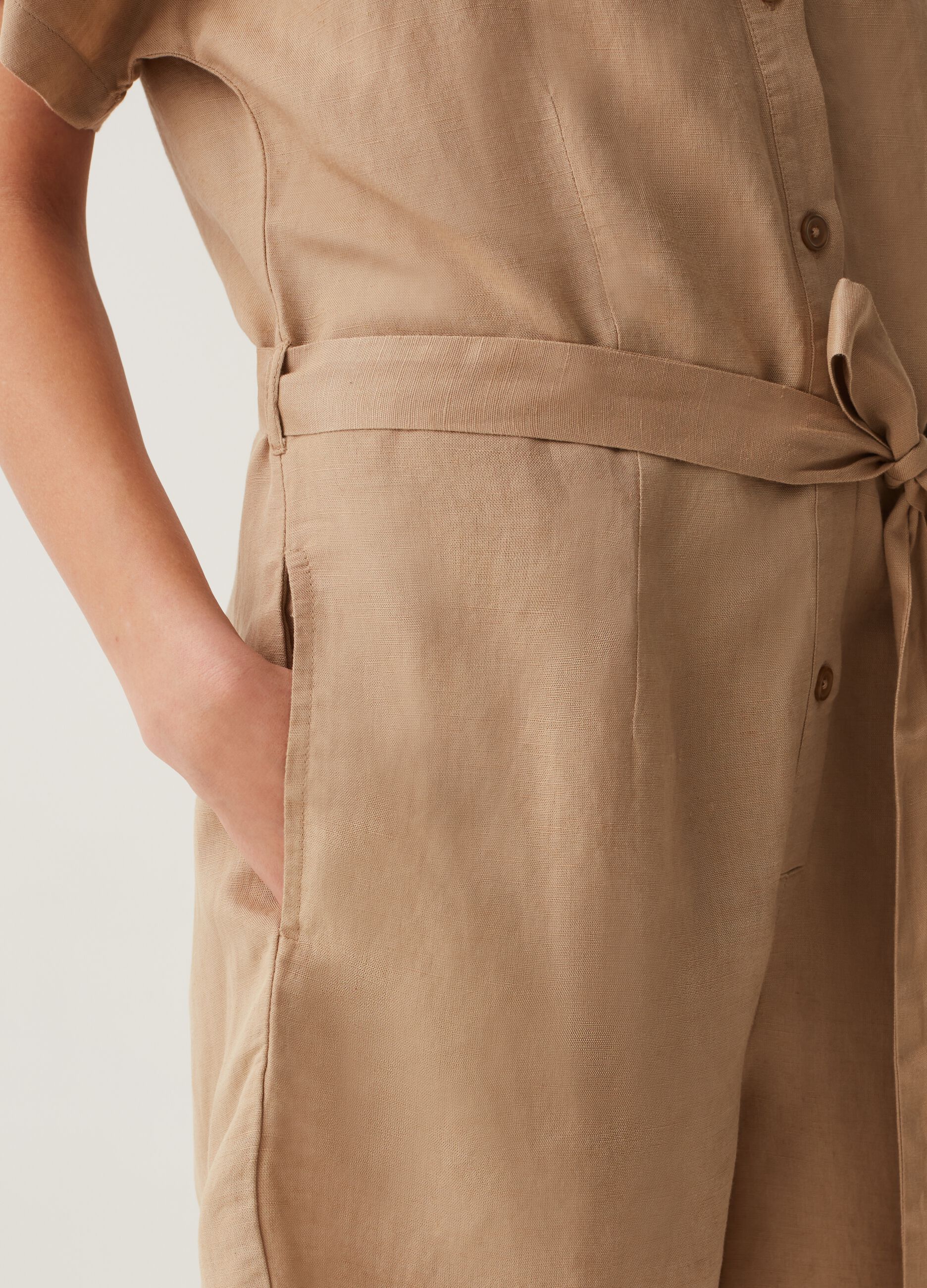 Short jumpsuit in linen and viscose