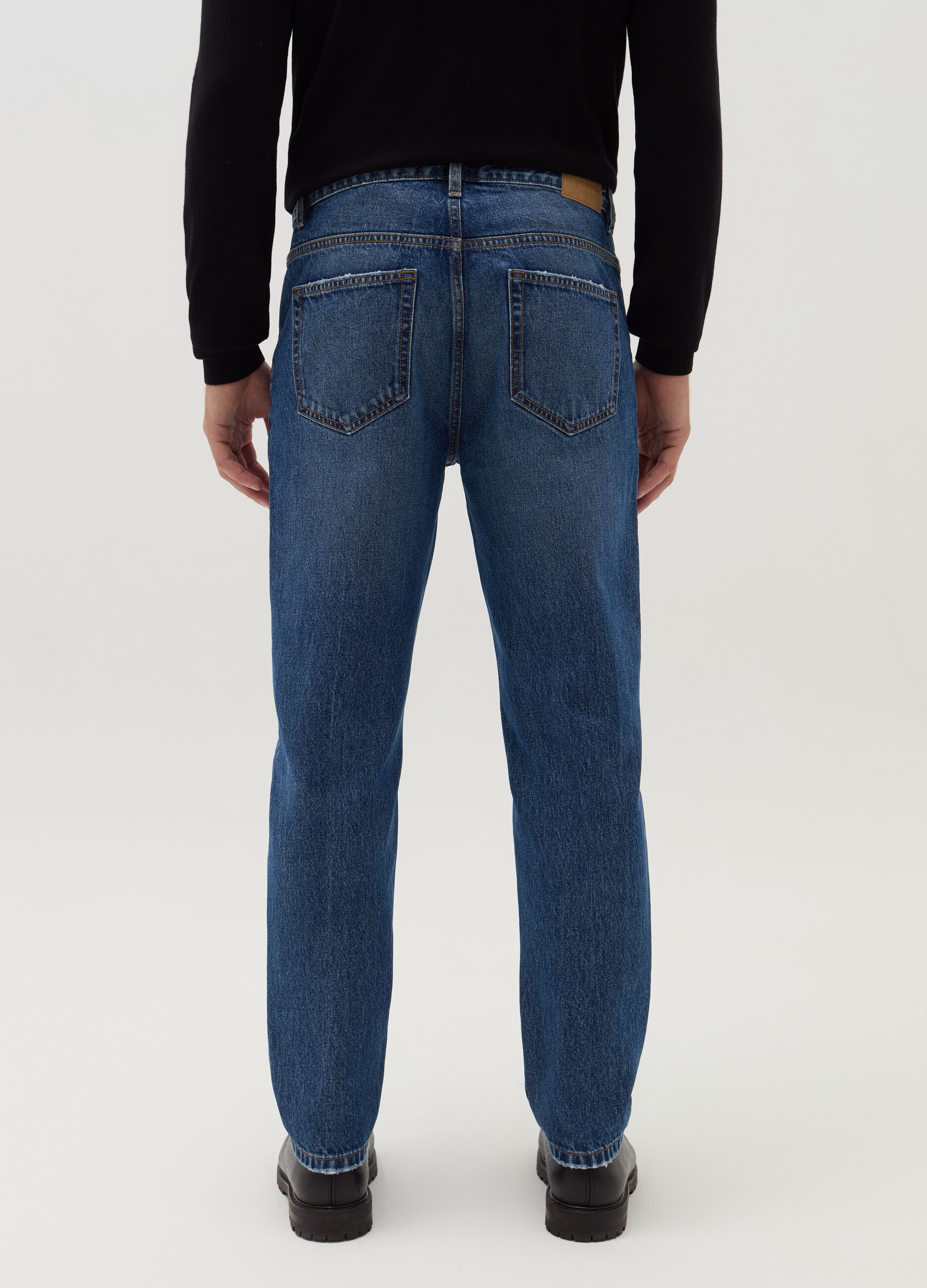 Relaxed-fit jeans with five pockets