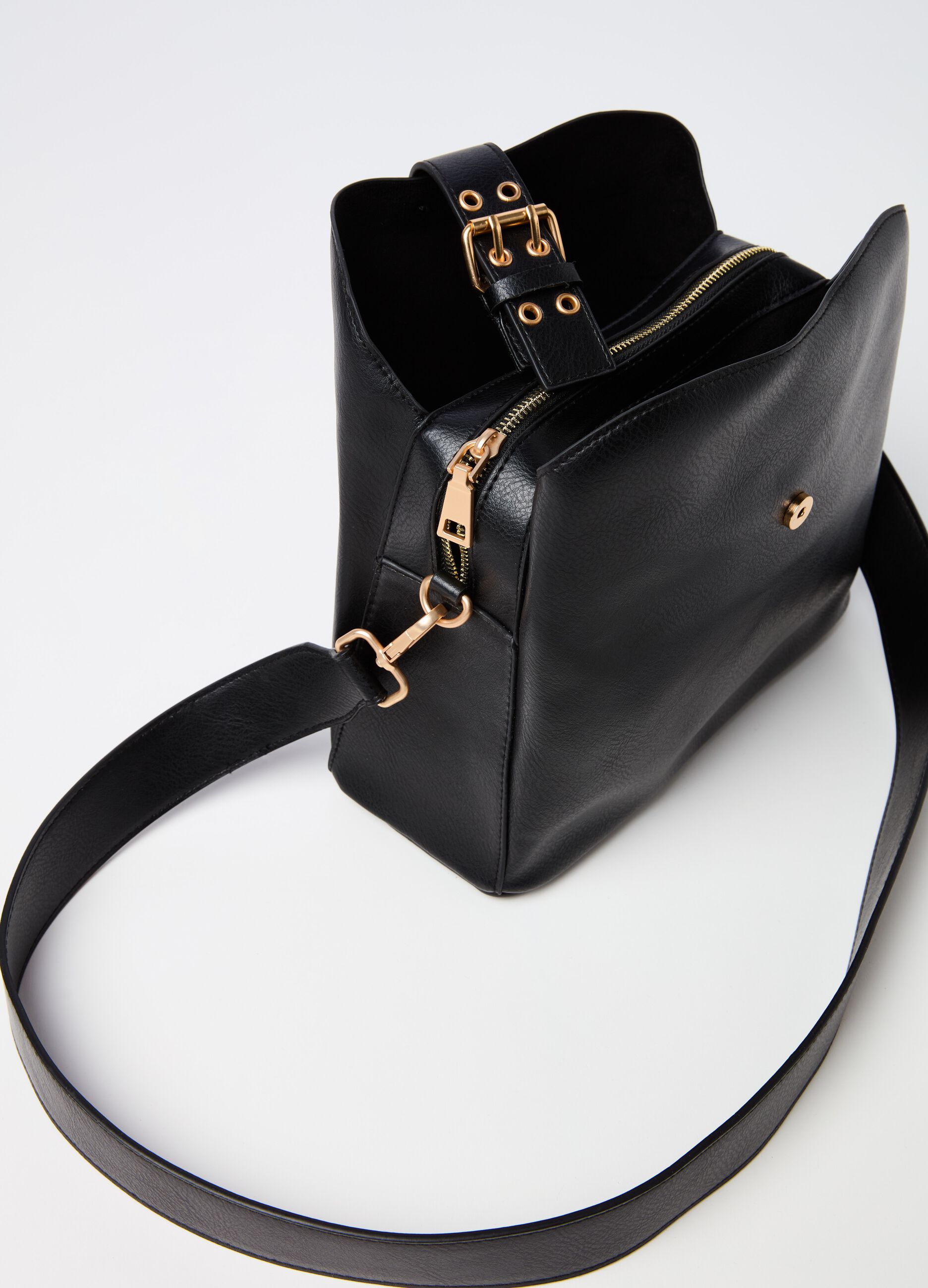 Bucket bag with external pockets