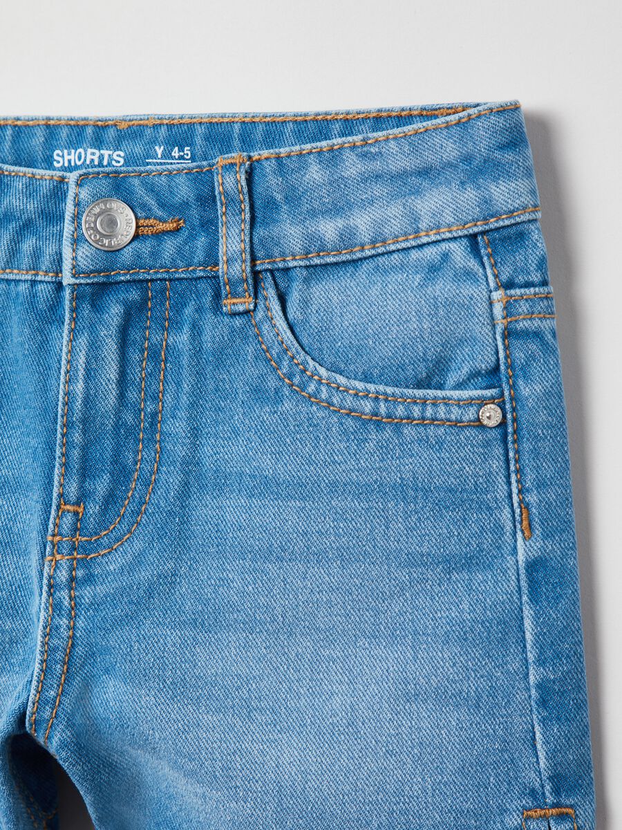 Denim shorts with five pockets_2
