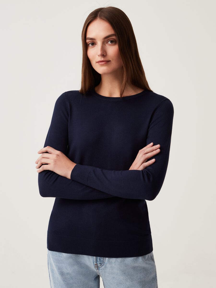 Solid colour pullover with round neck_1