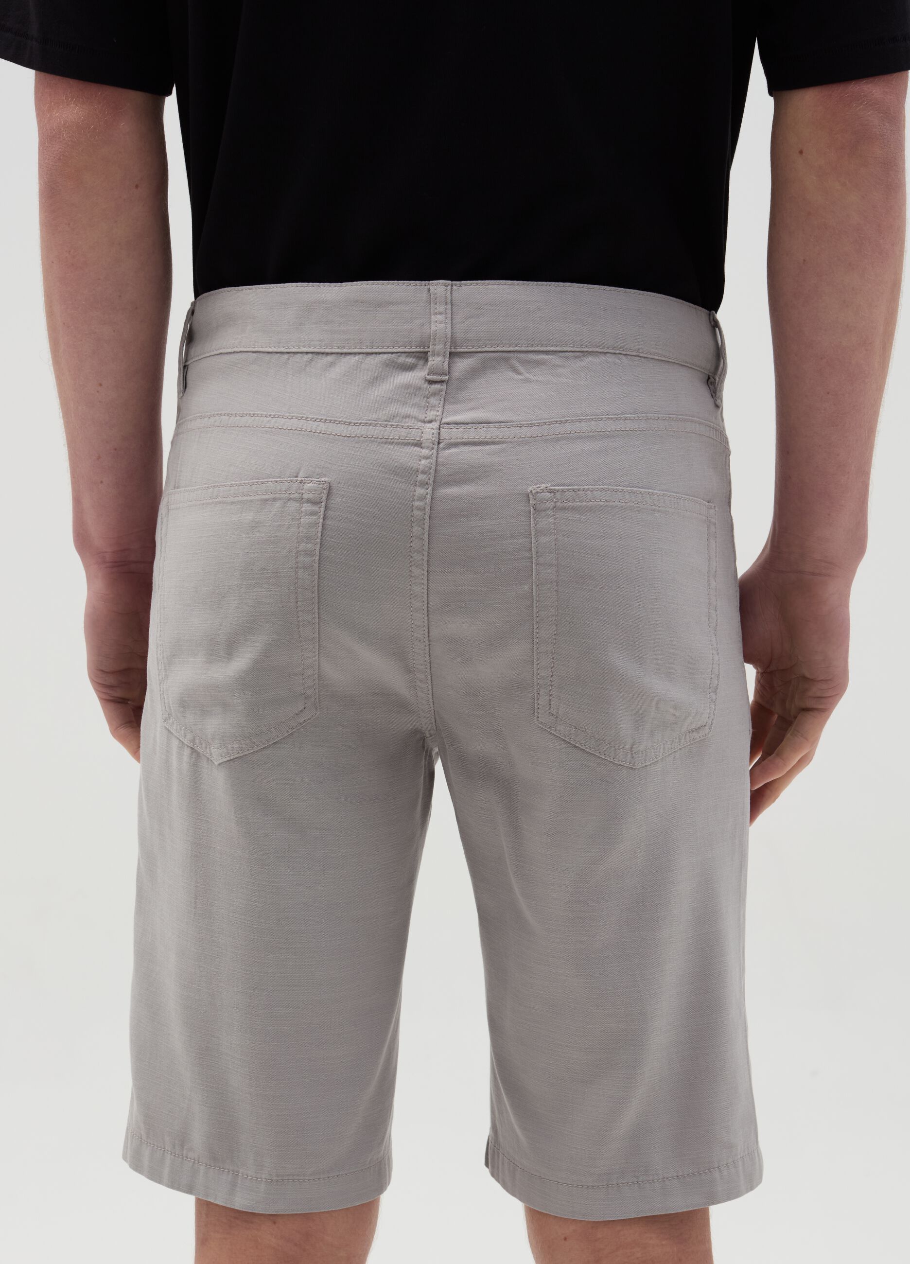 Bermuda shorts with five pockets in cotton and linen