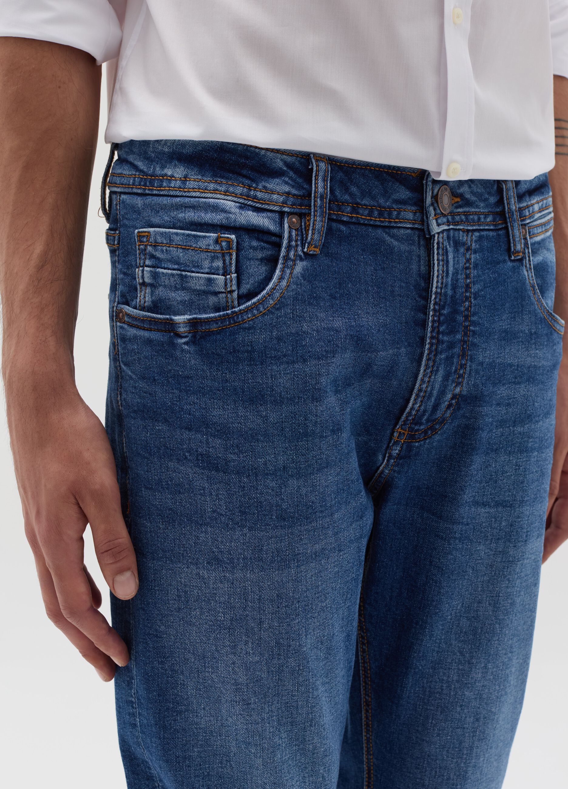 Skinny-fit jeans with fading