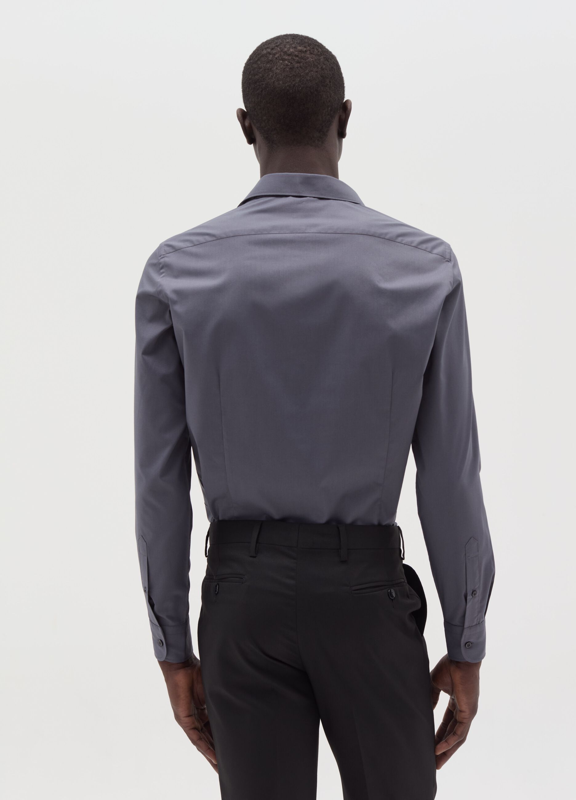 Slim-fit shirt with cut-away collar