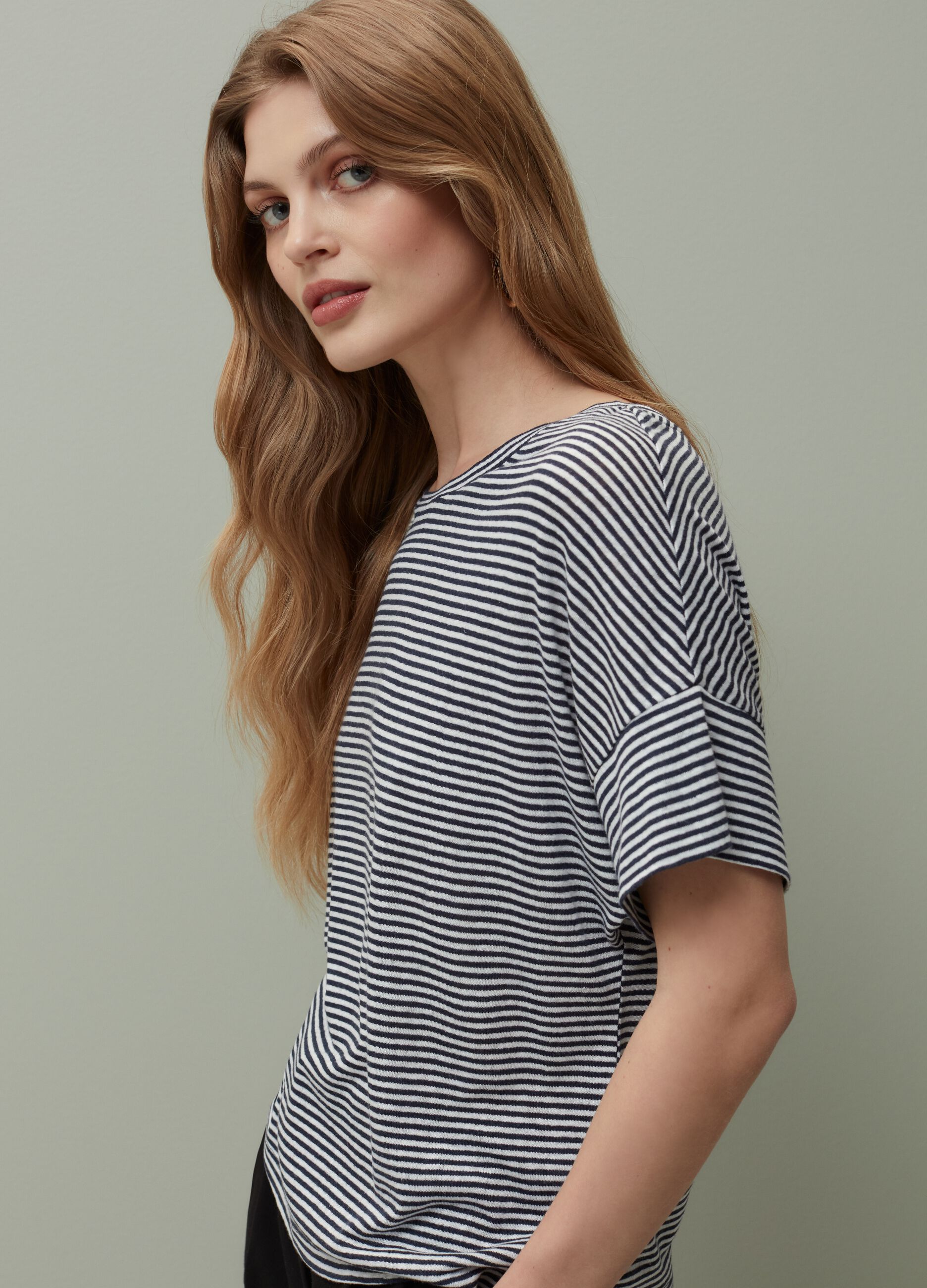 Linen and viscose T-shirt with stripes