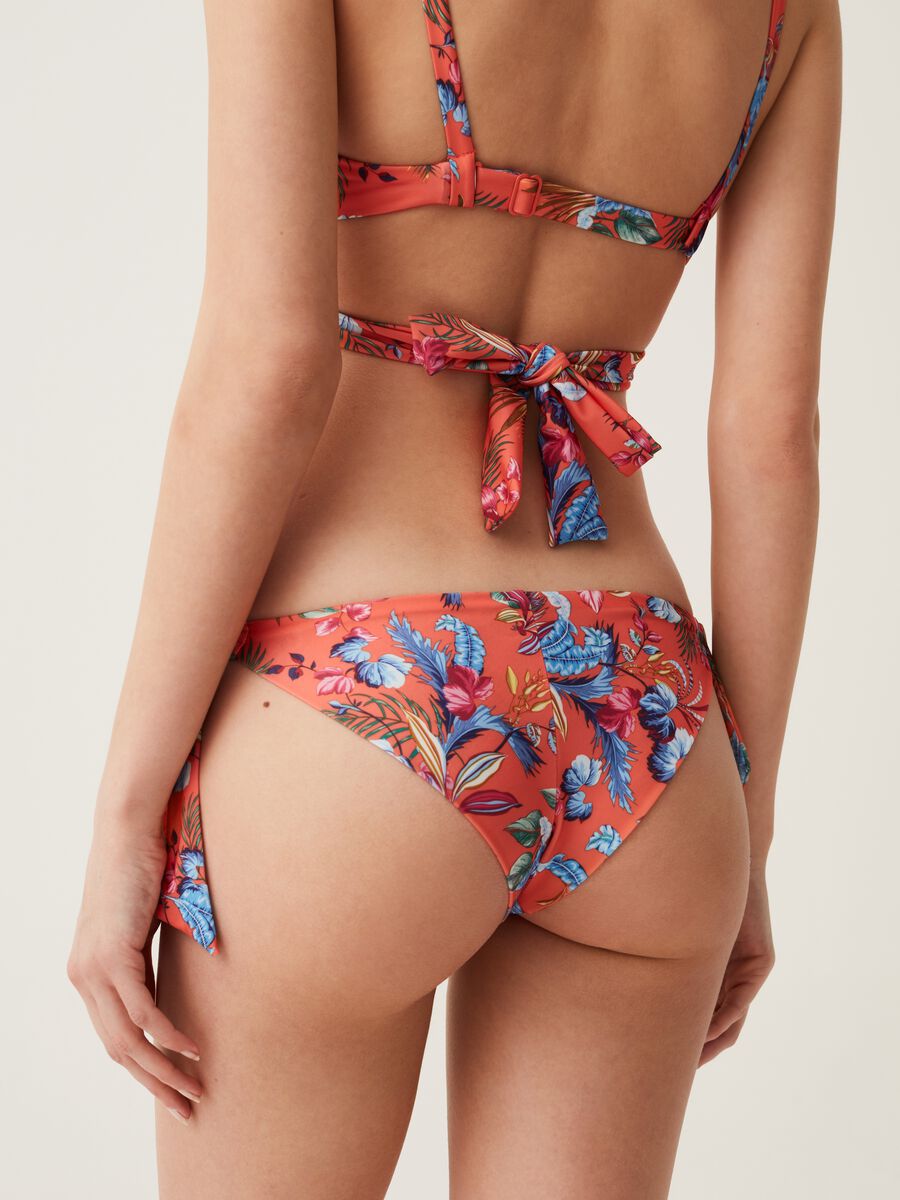 Brazilian bikini briefs with tropical print_2