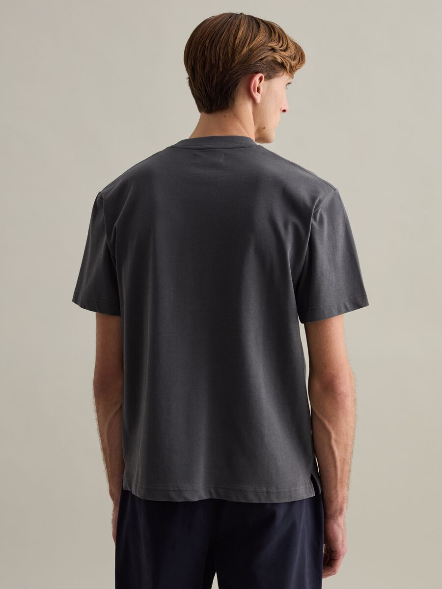 Relaxed-fit T-shirt with pocket_2