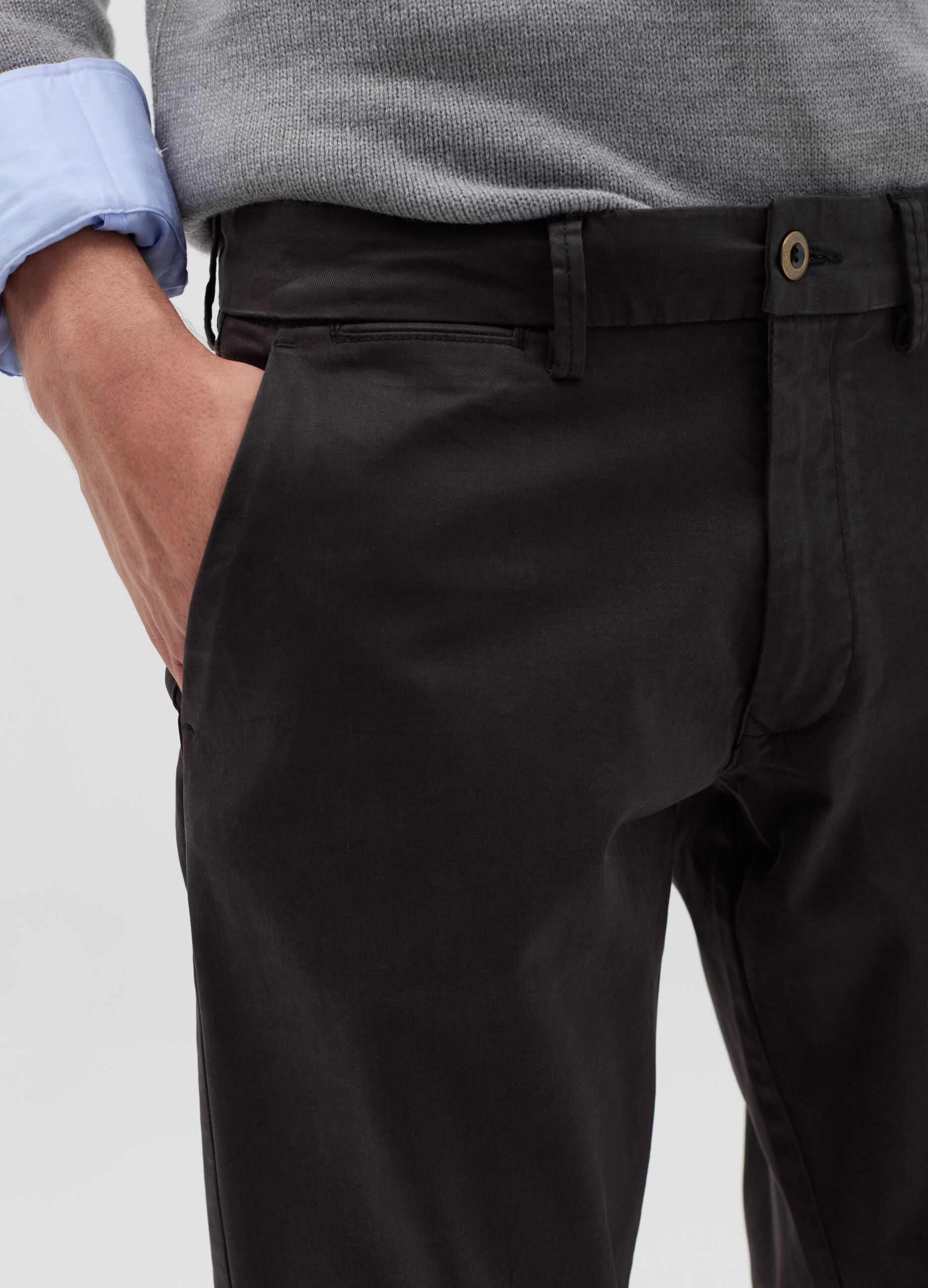 Pantalone chino regular fit in cotone stretch