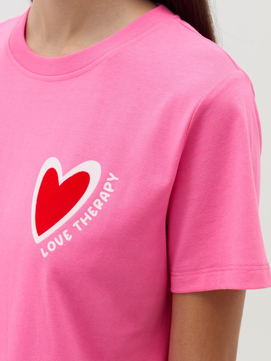 T-shirt con stampa cuore_3
