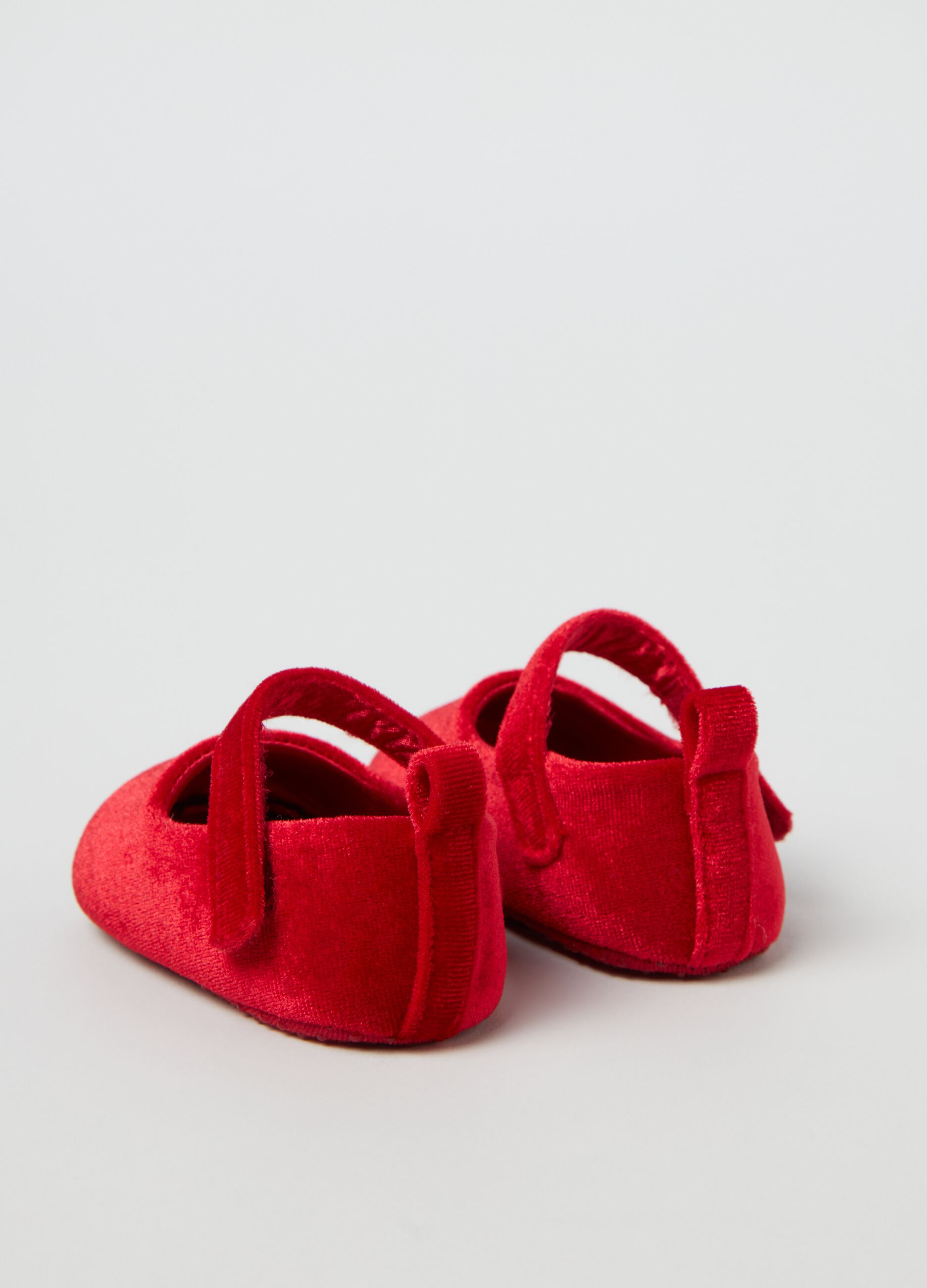 Red velvet sale baby shoes