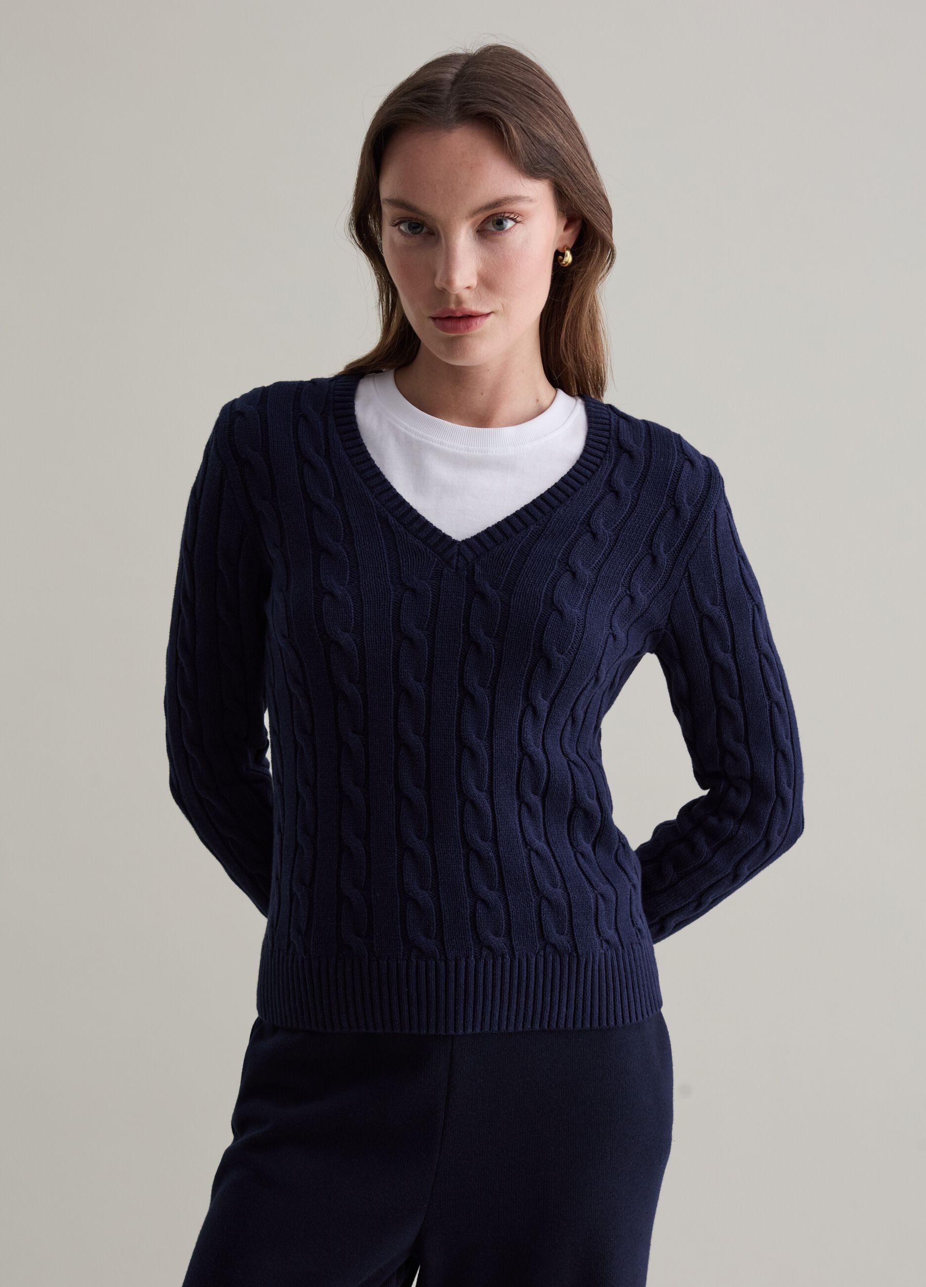 Cable-knit pullover with V neck