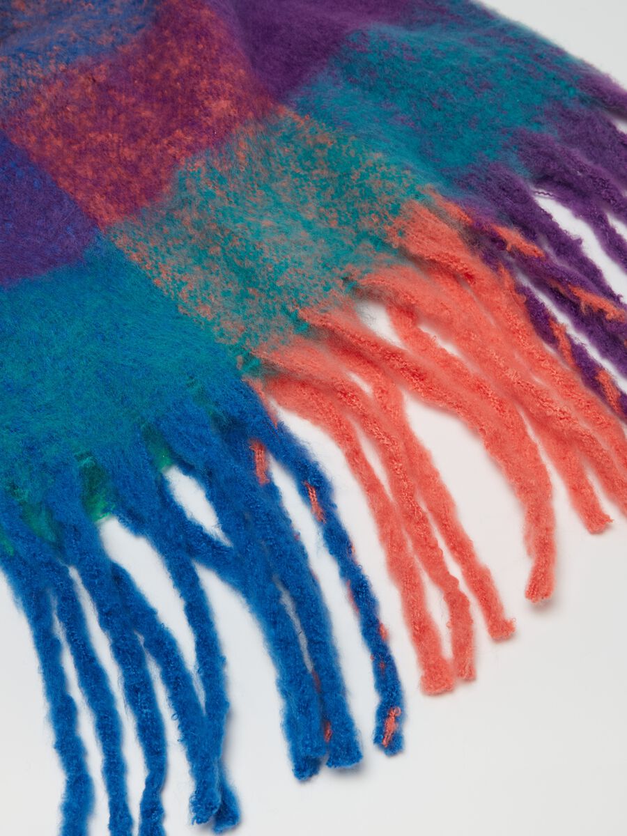 Multicoloured check scarf with fringing_1