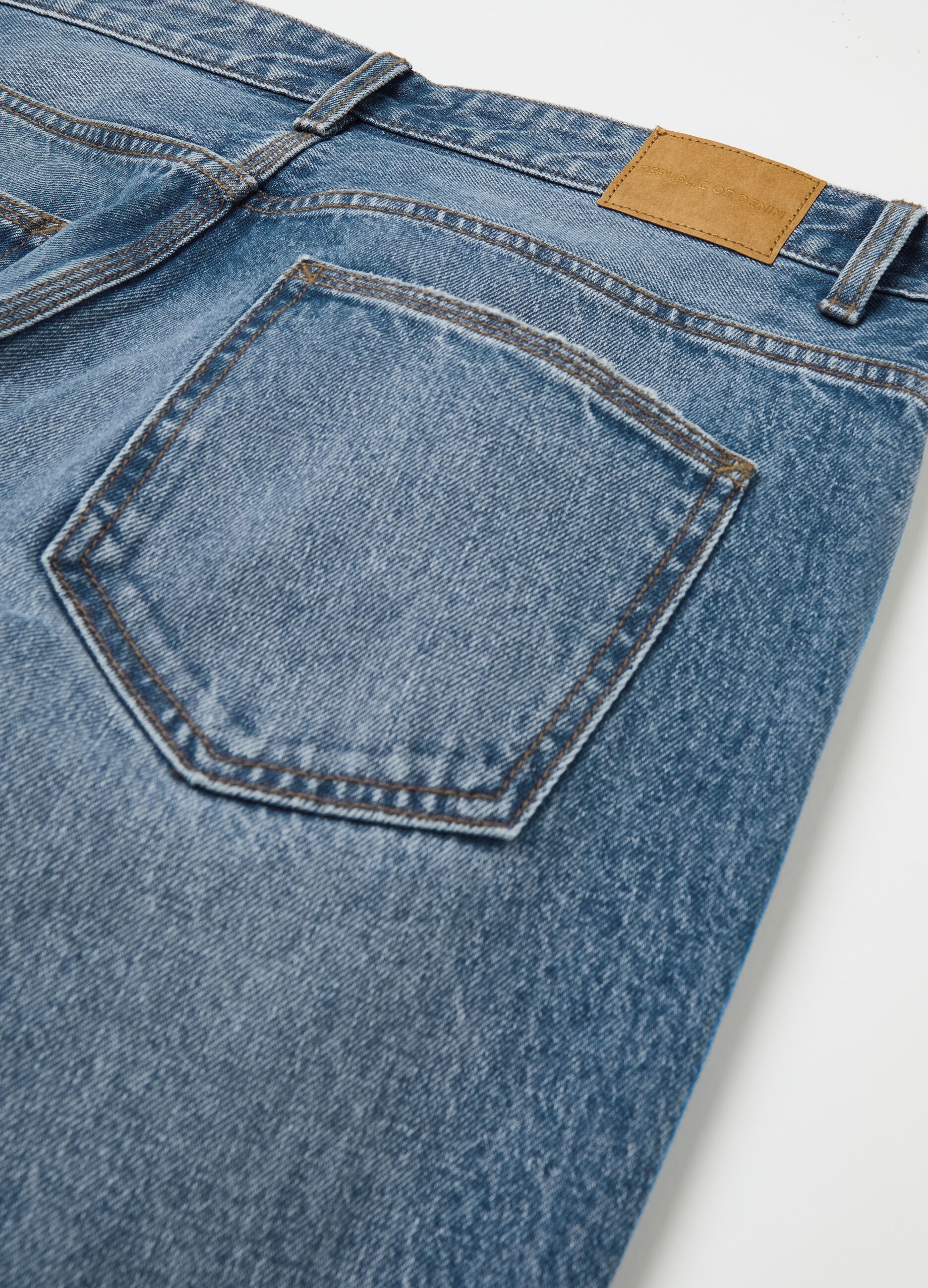 Regular-fit jeans with five pockets