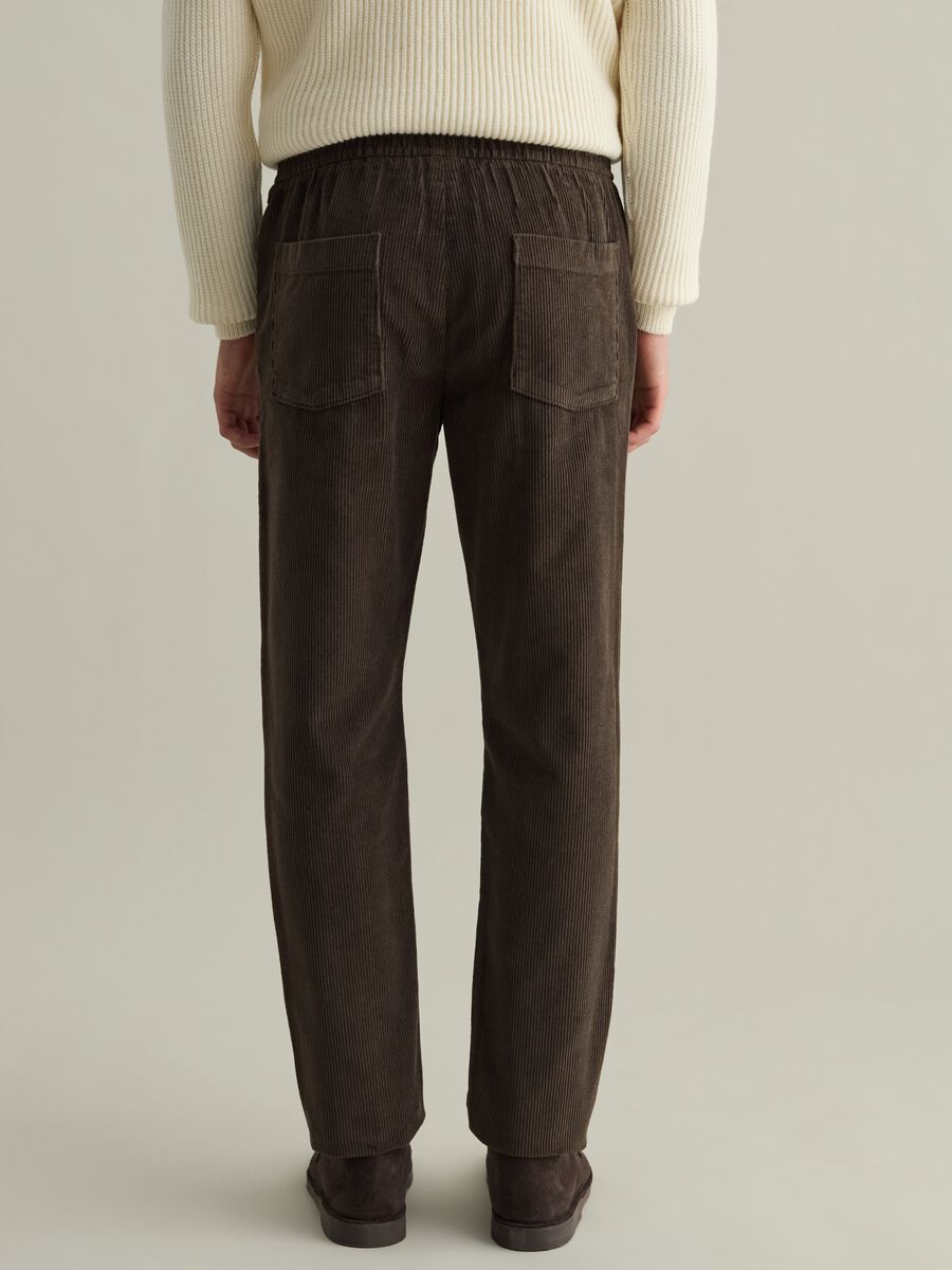 Chino jogger trousers in corduroy_2