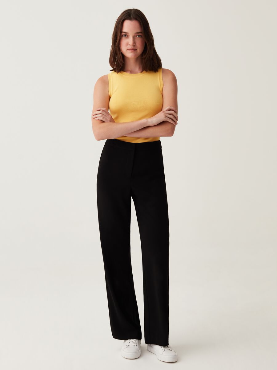 Flare-fit cropped trousers_0