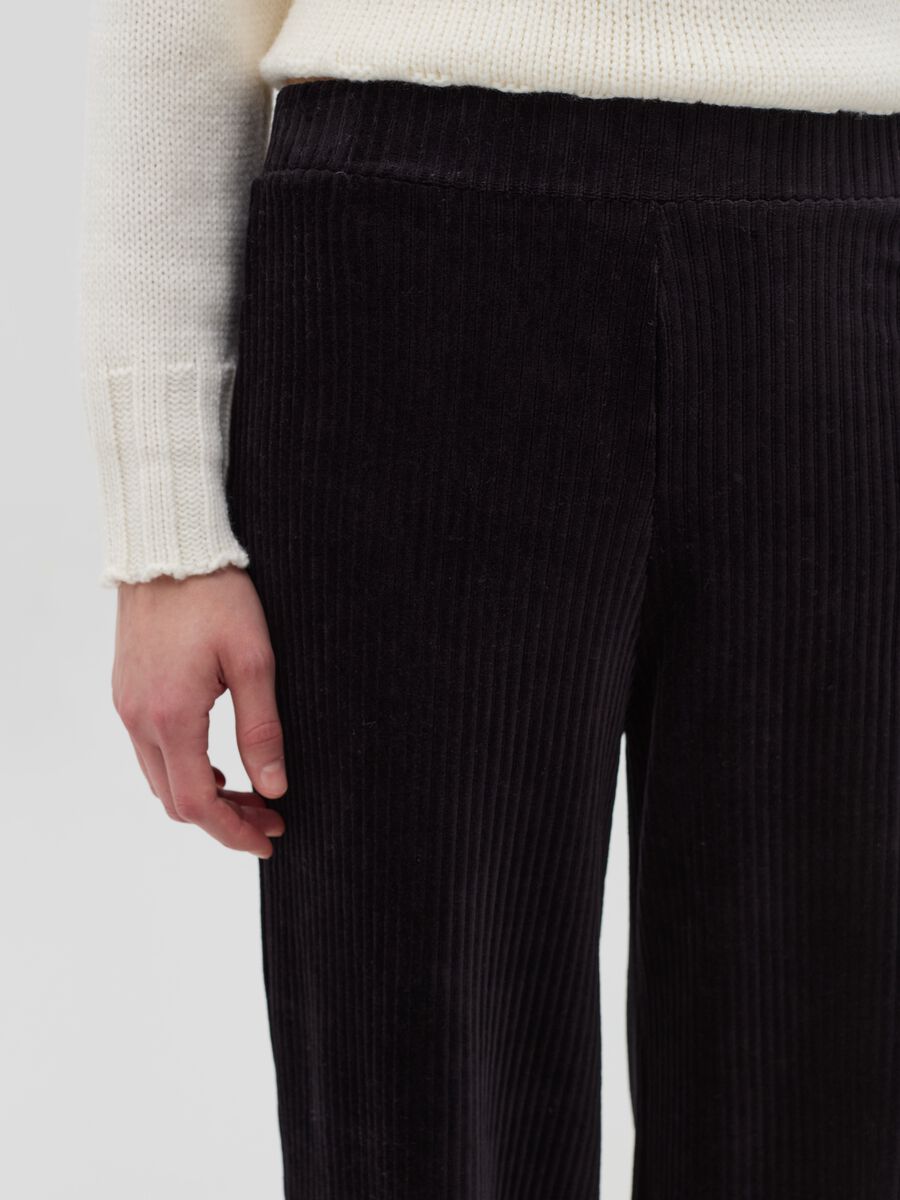 Wide-leg jogger trousers in corduroy_3