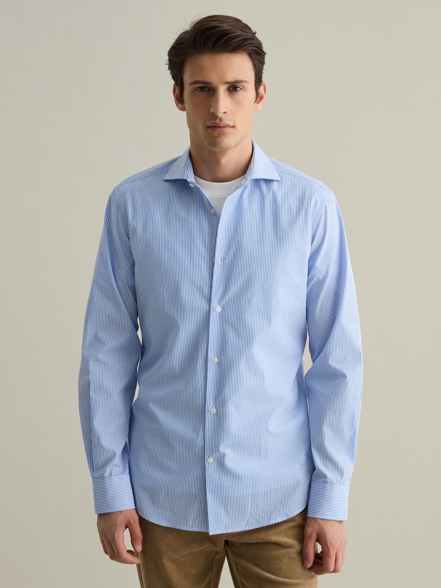 Slim-fit cotton shirt with thin stripes_1