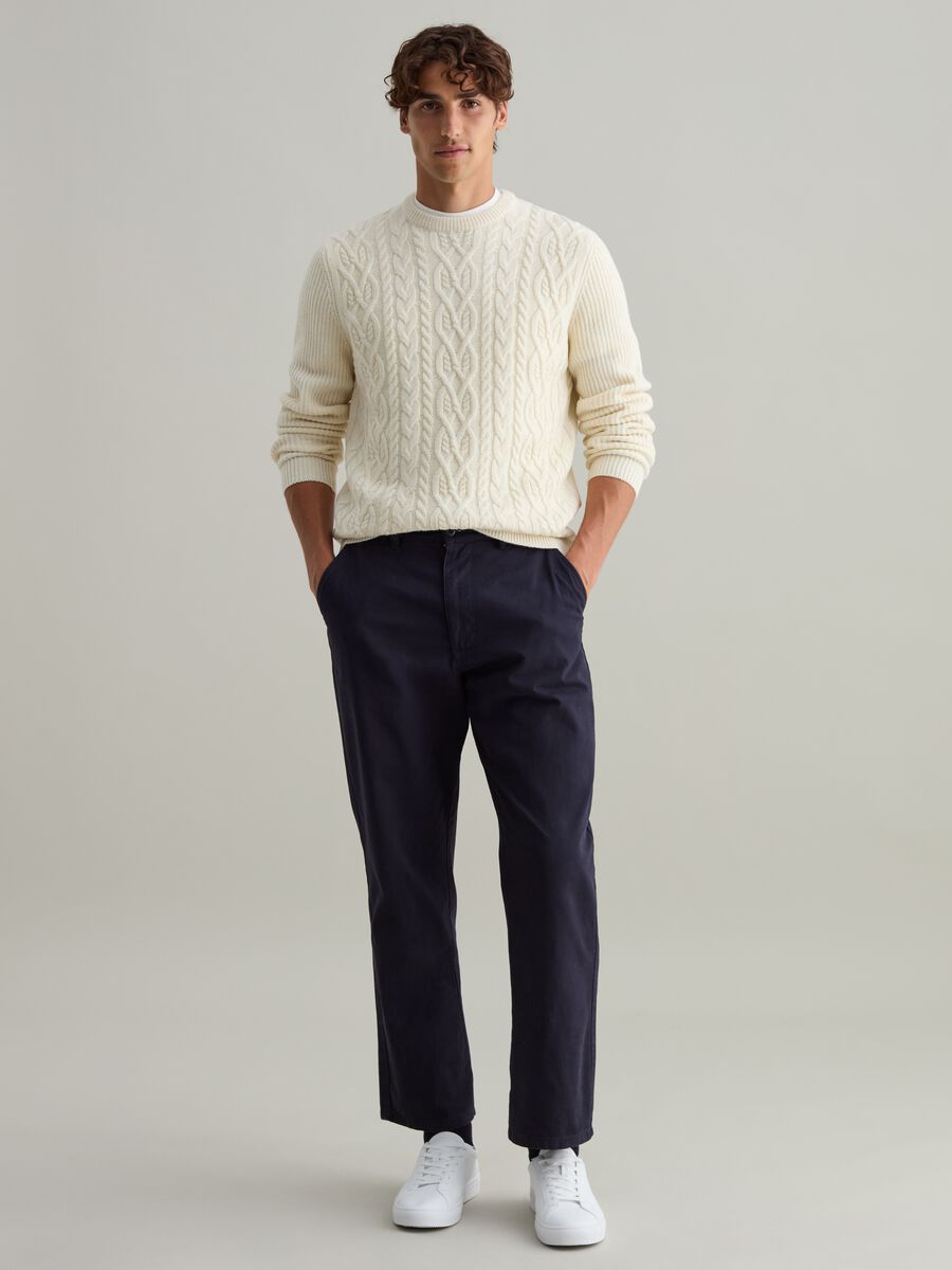 Pullover with cable-knit design_1