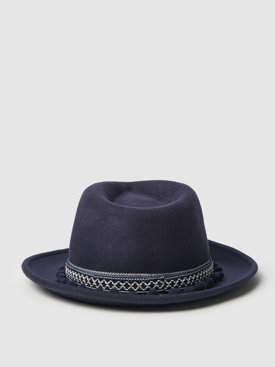 Felt hat with ethnic edging_1