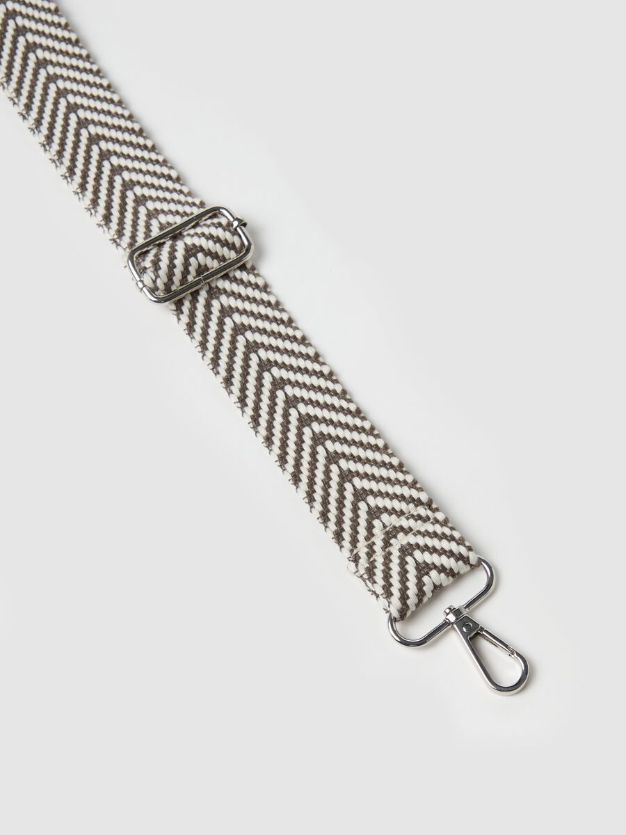 Adjustable herringbone shoulder strap_1