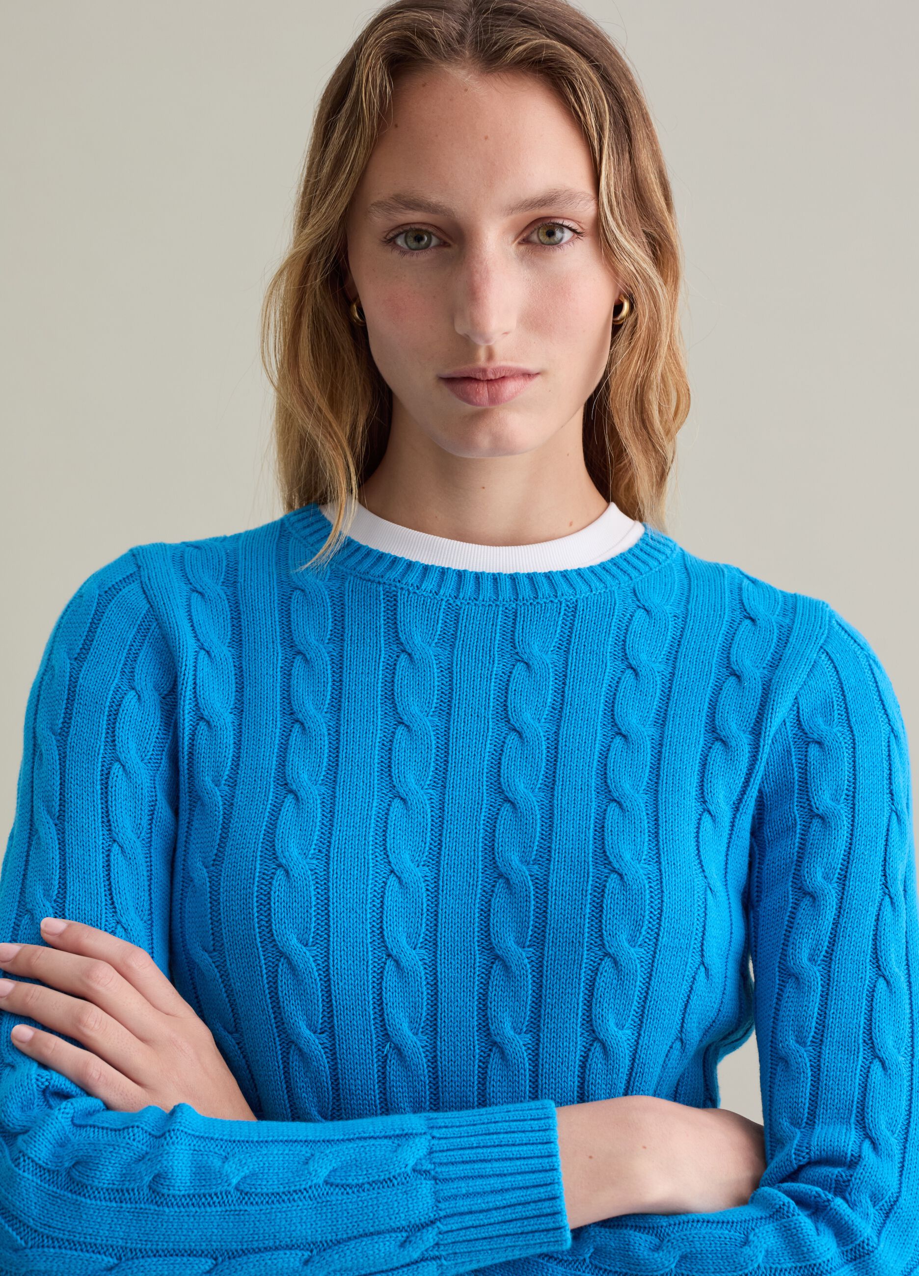 Ribbed pullover with cable-knit design