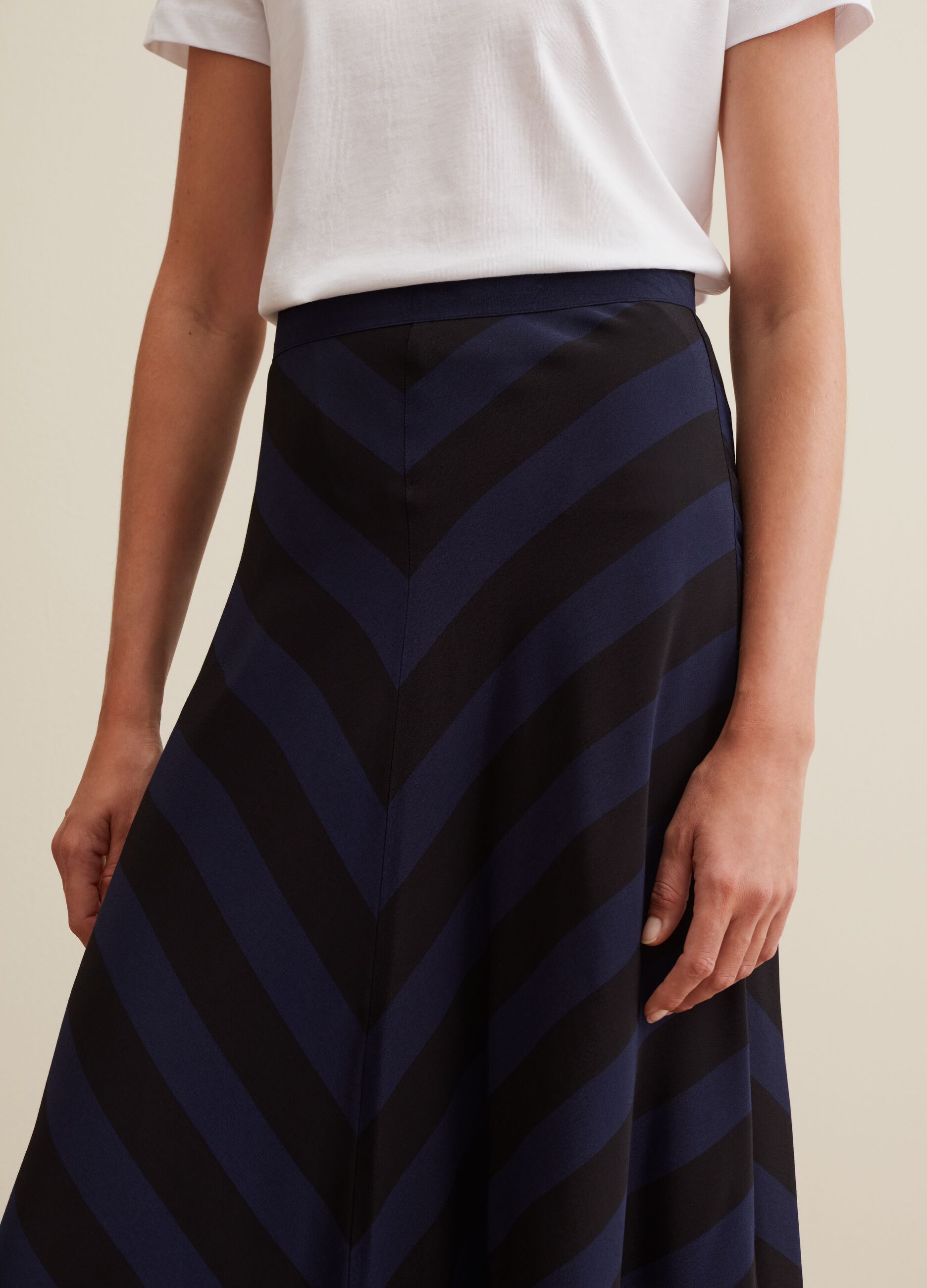 Satin viscose midi skirt with diagonal stripes