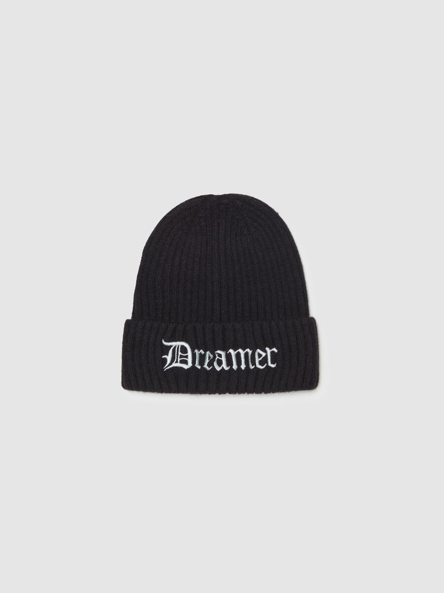 Knitted hat with "Dreamer" embroidery_0