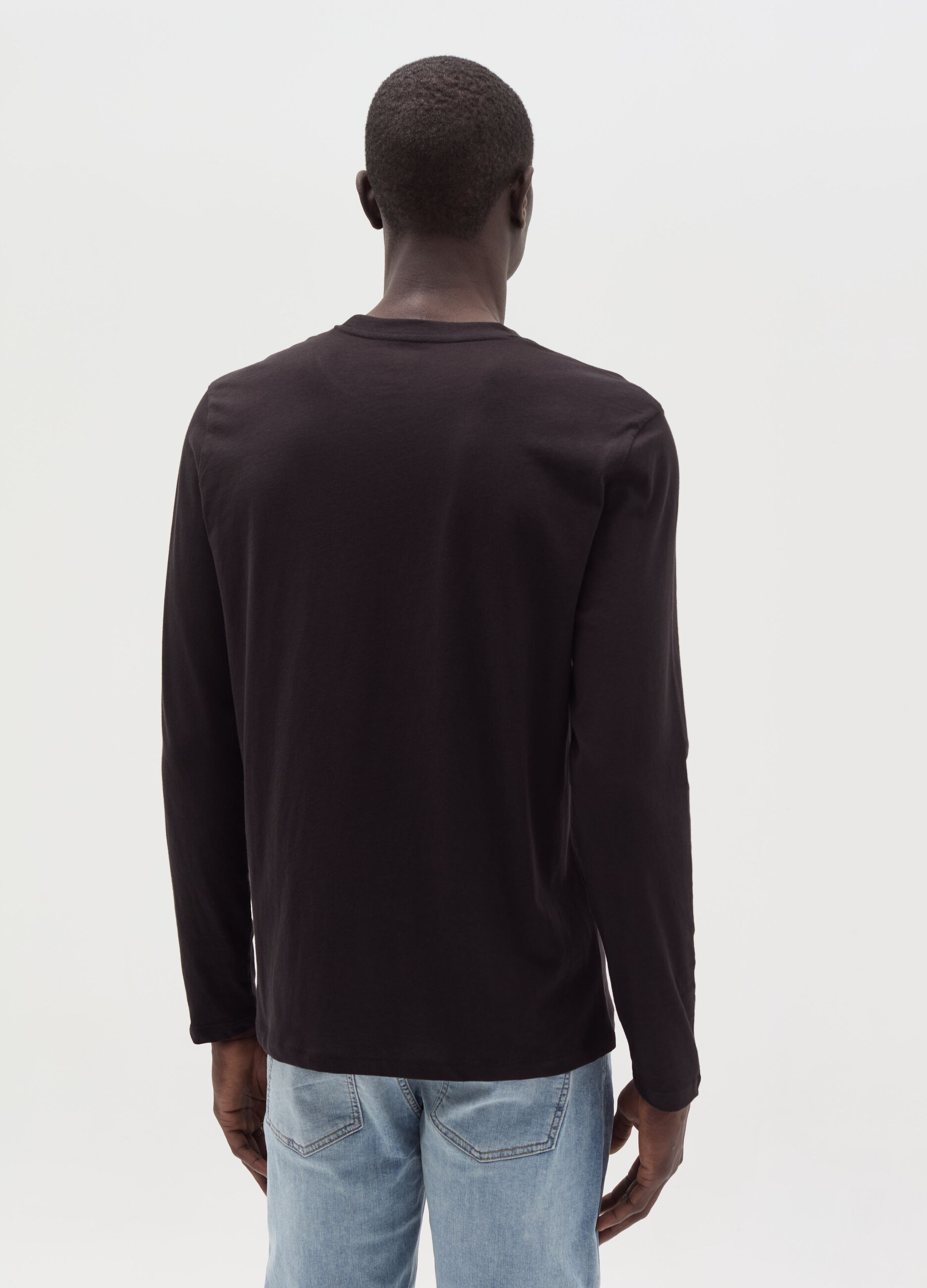 Long-sleeved T-shirt with round neck