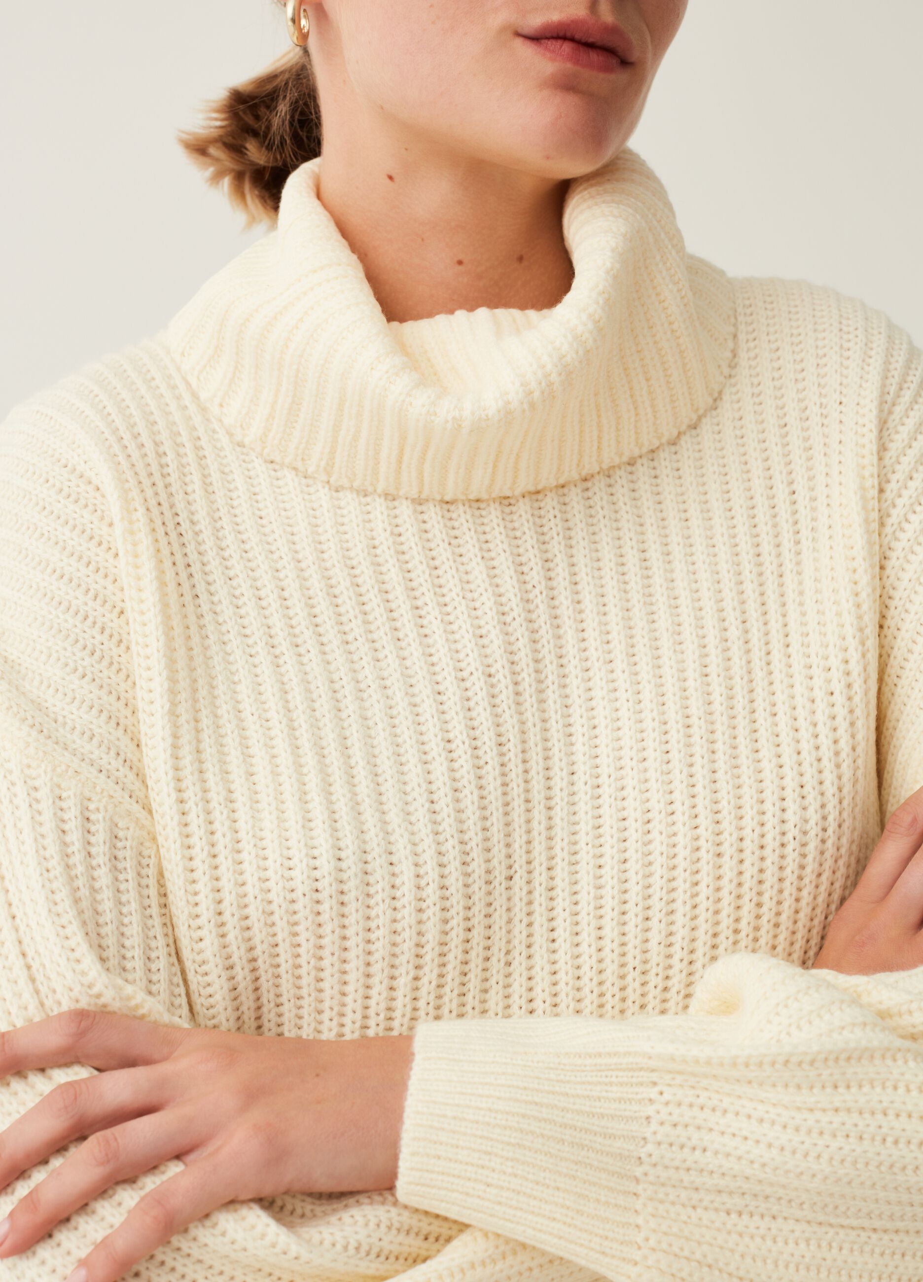 Ribbed pullover with high ring neck