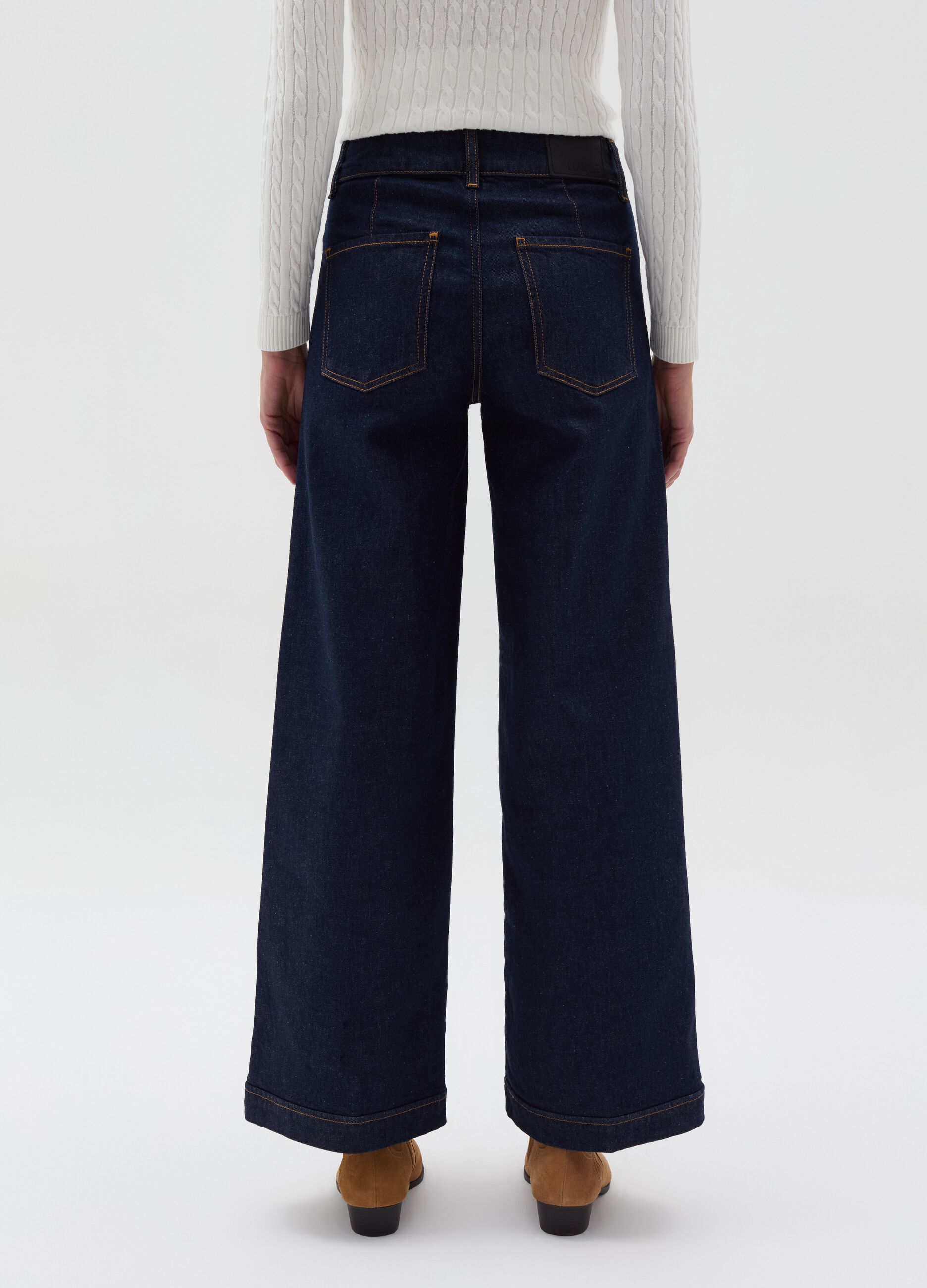 Relaxed-fit stretch jeans