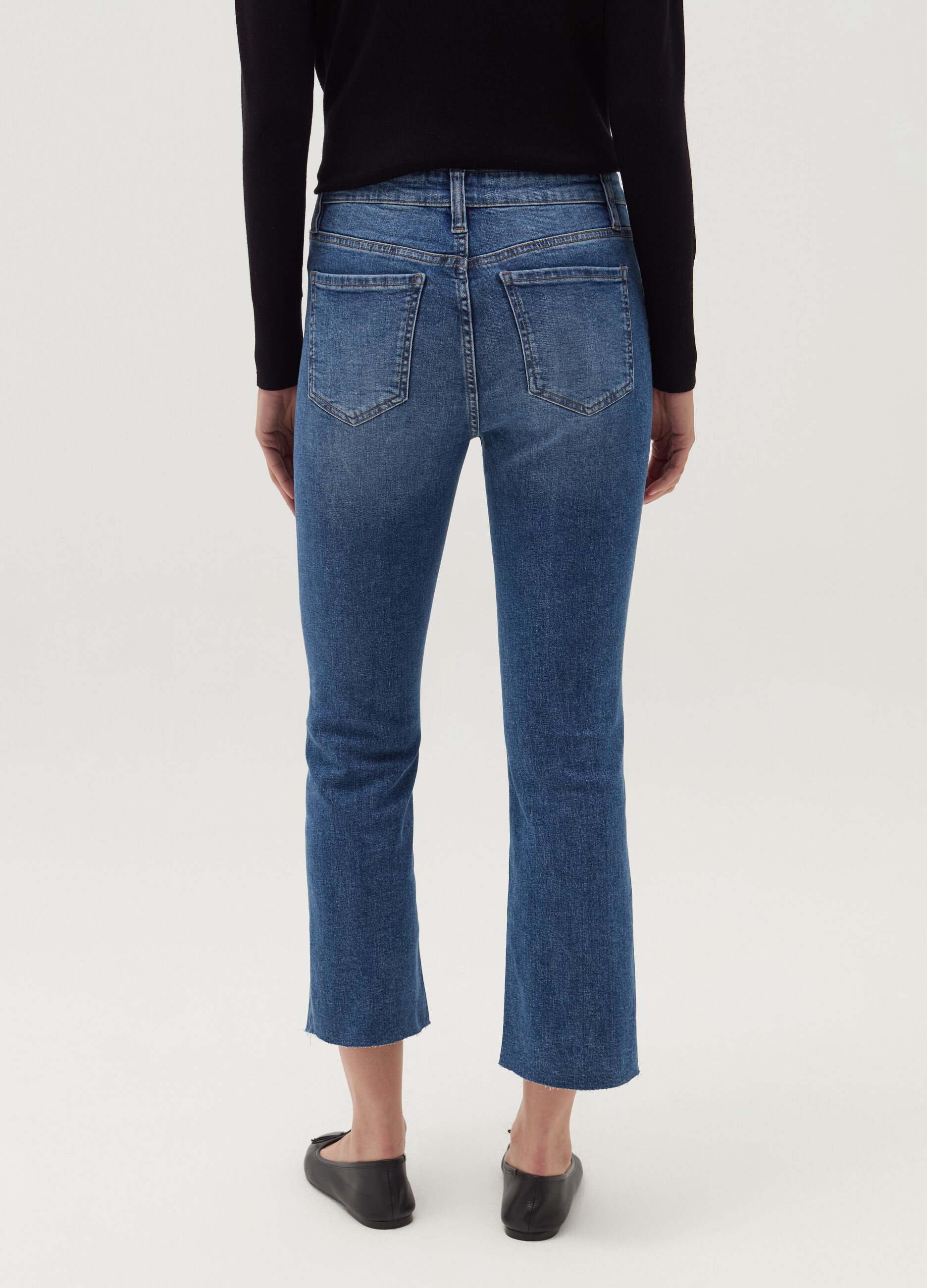 Flare-fit crop jeans with raw edging