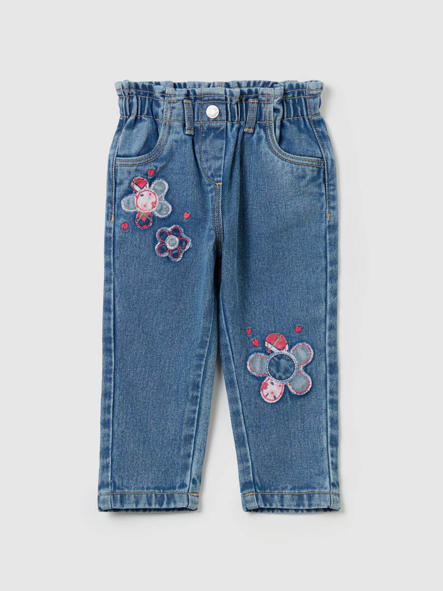 Jeans with pockets and flowers patch_0