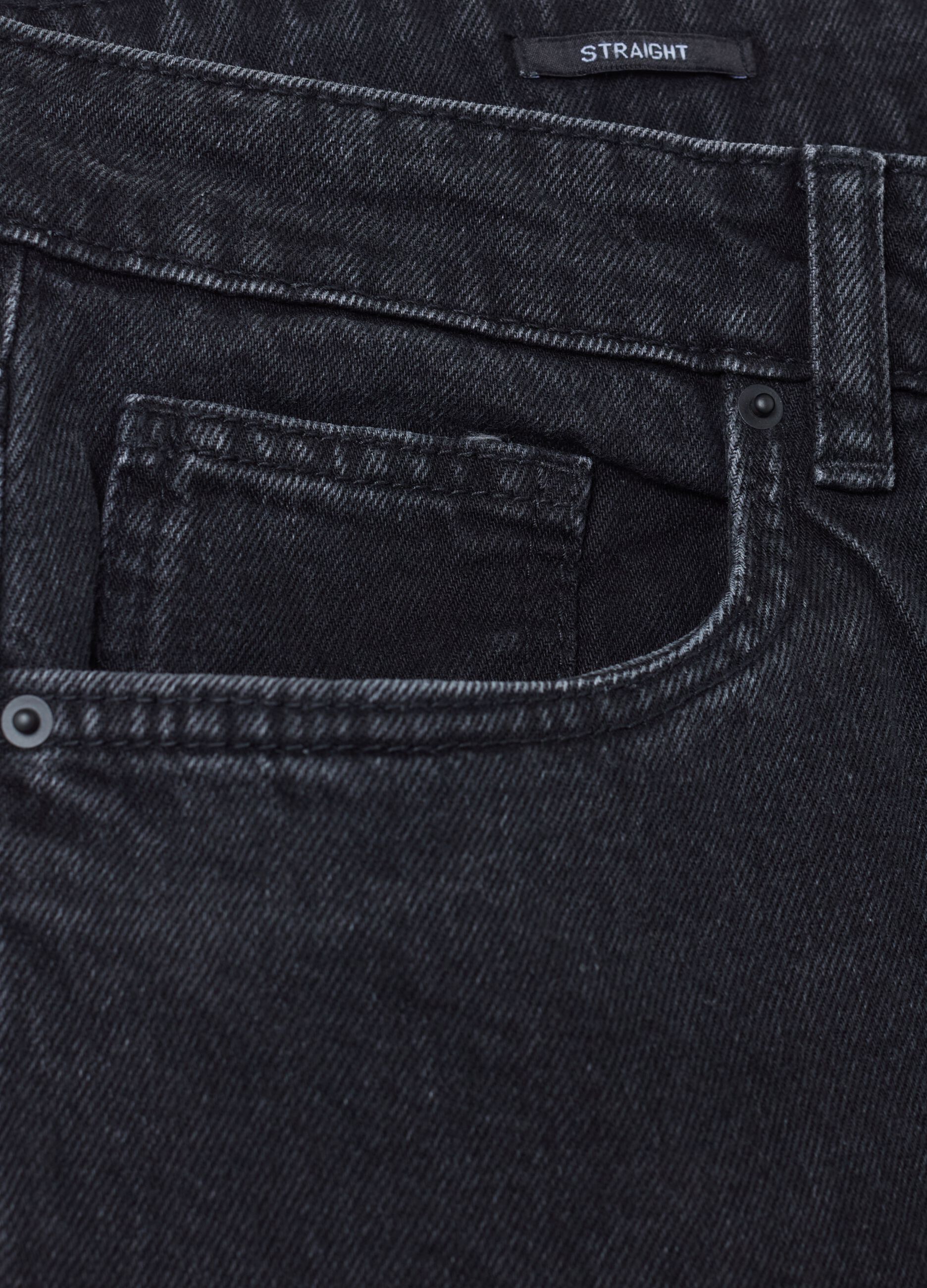 Five-pocket,straight-fit jeans