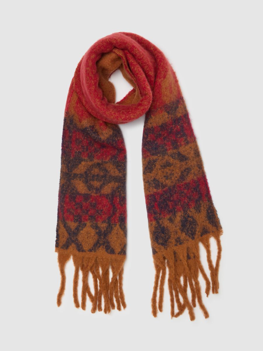 Scarf with geometric designs_0