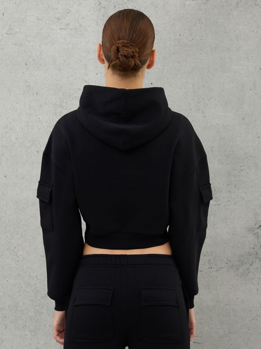 Crop Cargo Hoodie Black_3