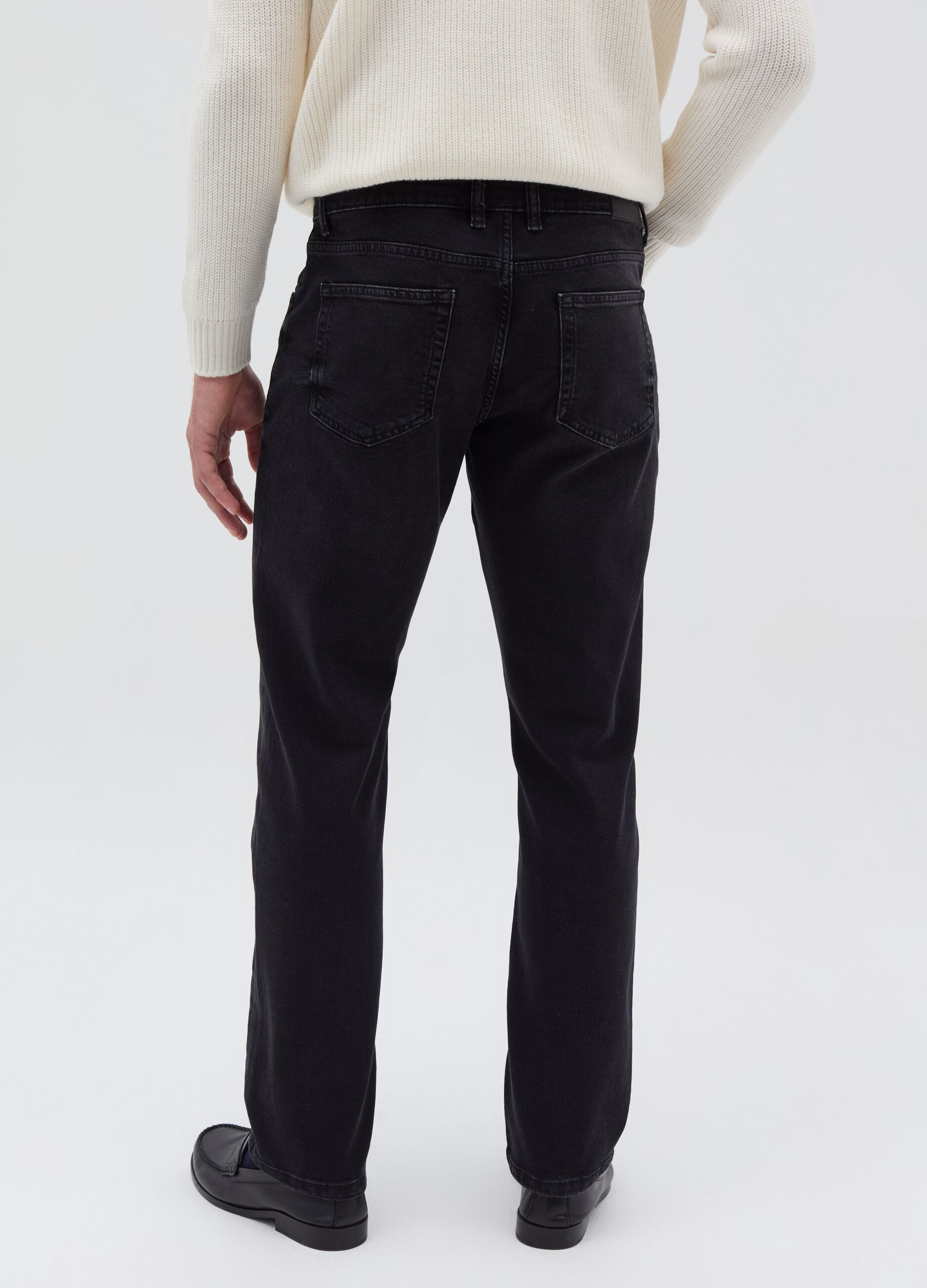 Comfort-fit jeans with five pockets