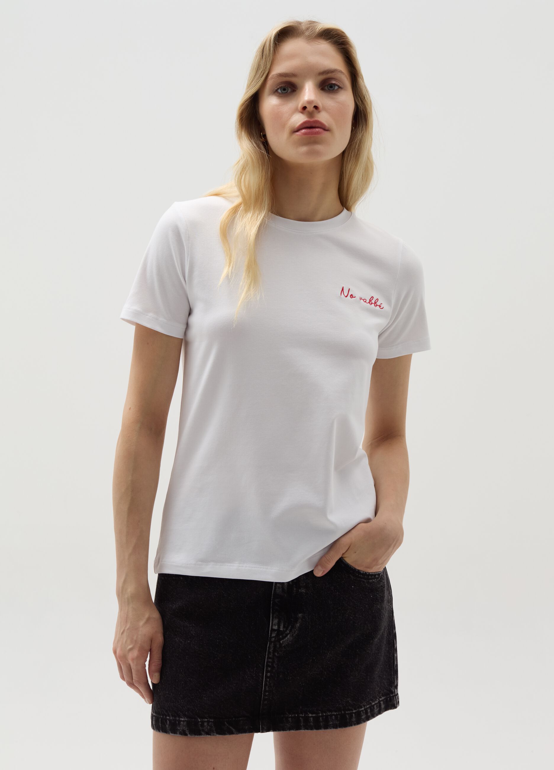Stretch cotton T-shirt with embroidery