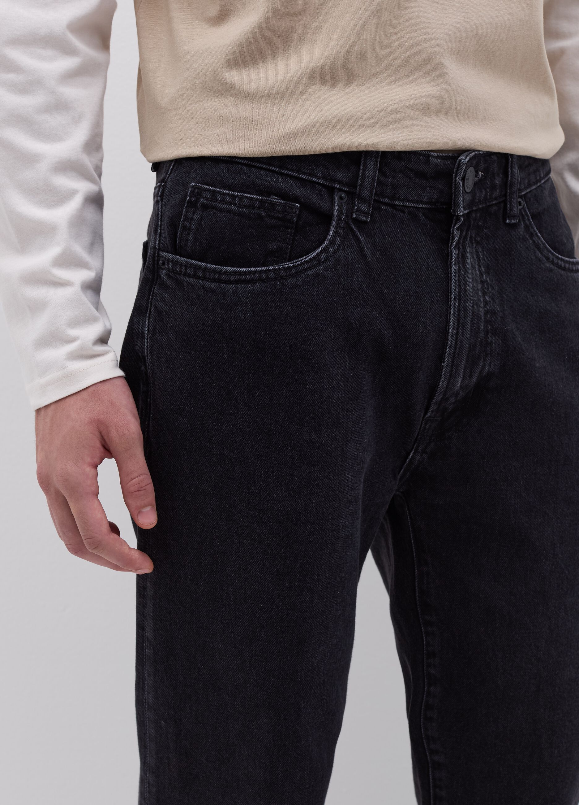 Five-pocket,straight-fit jeans